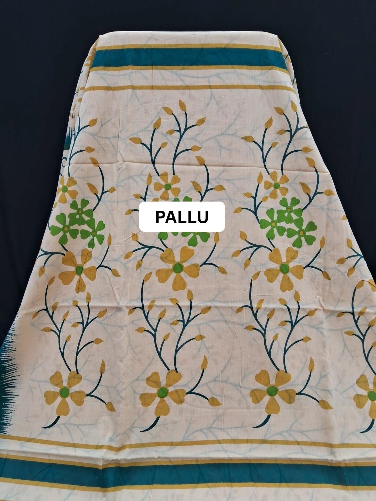 Beige Bliss Mulmul Cotton Saree pallu