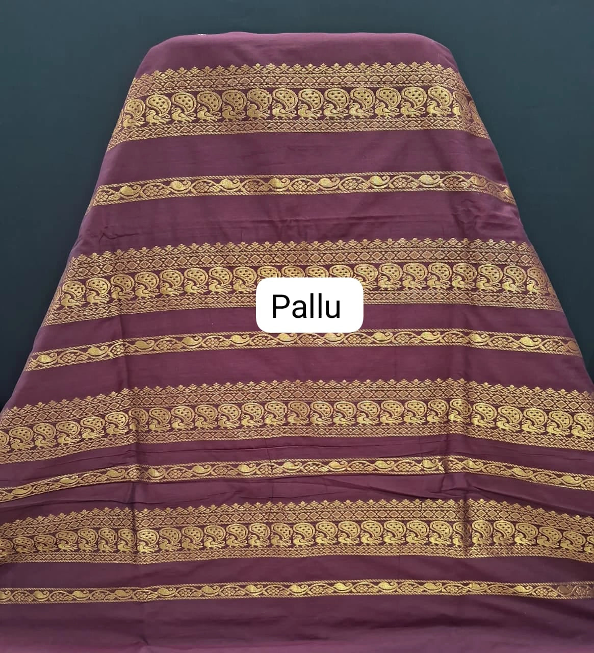 Lightweight Parrot Green Kalyani Cotton Saree pallu