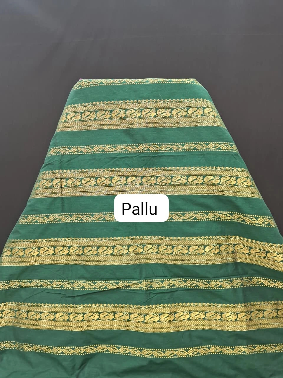 Graceful beige Kalyani cotton saree Pallu