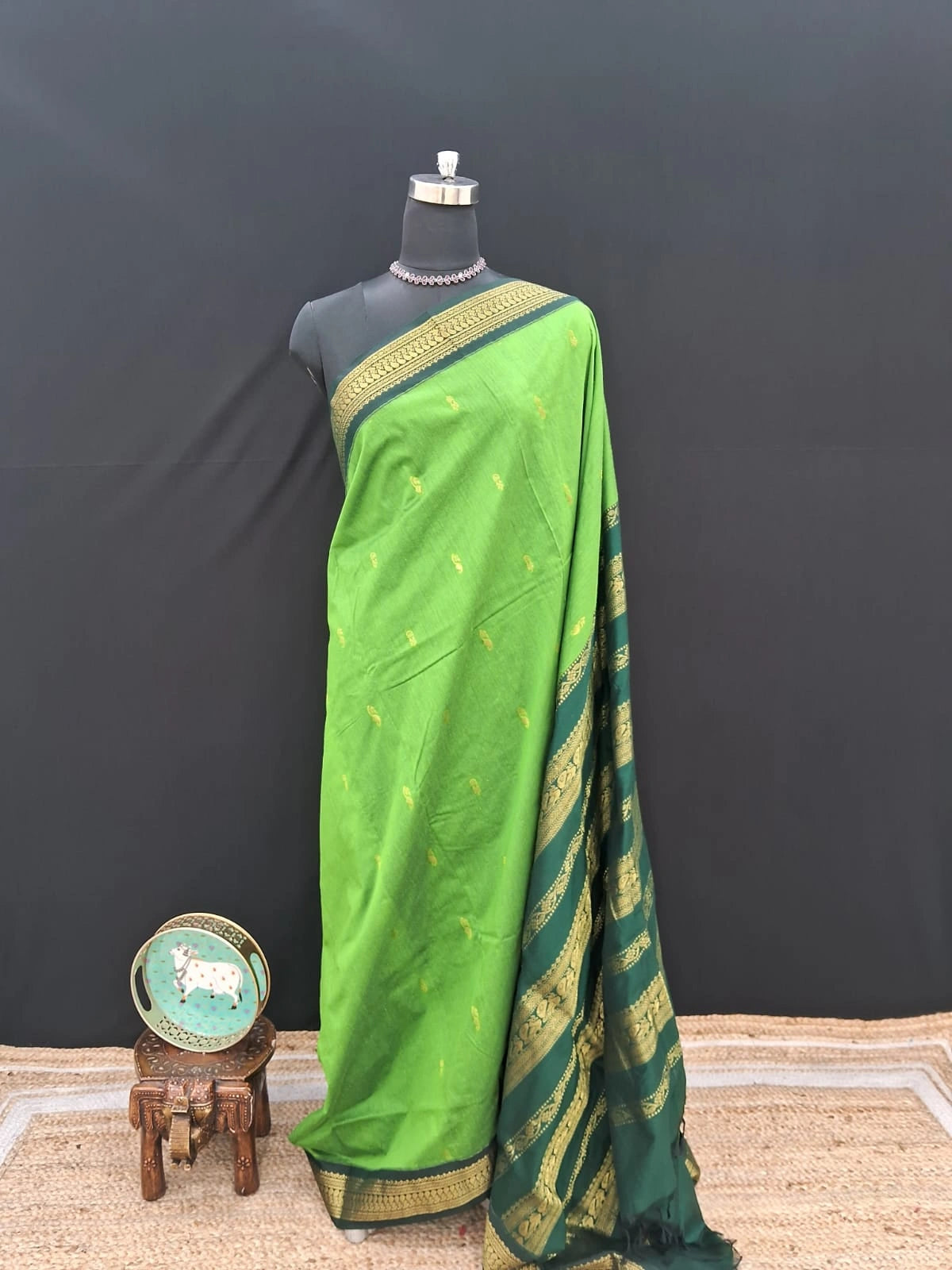 Exquisite dark green Kalyani cotton saree