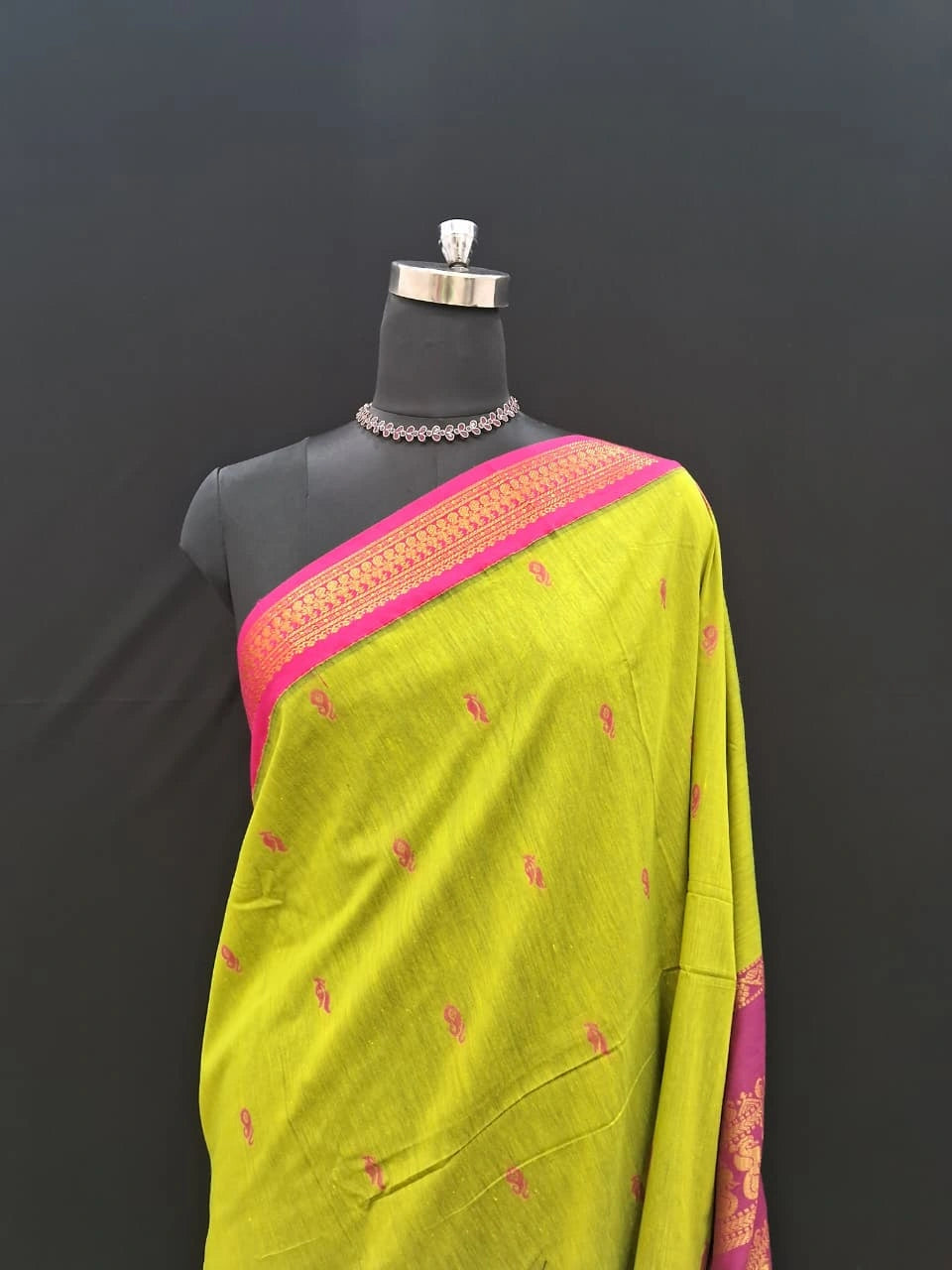 Stunning Bright green Kalyani cotton saree 1