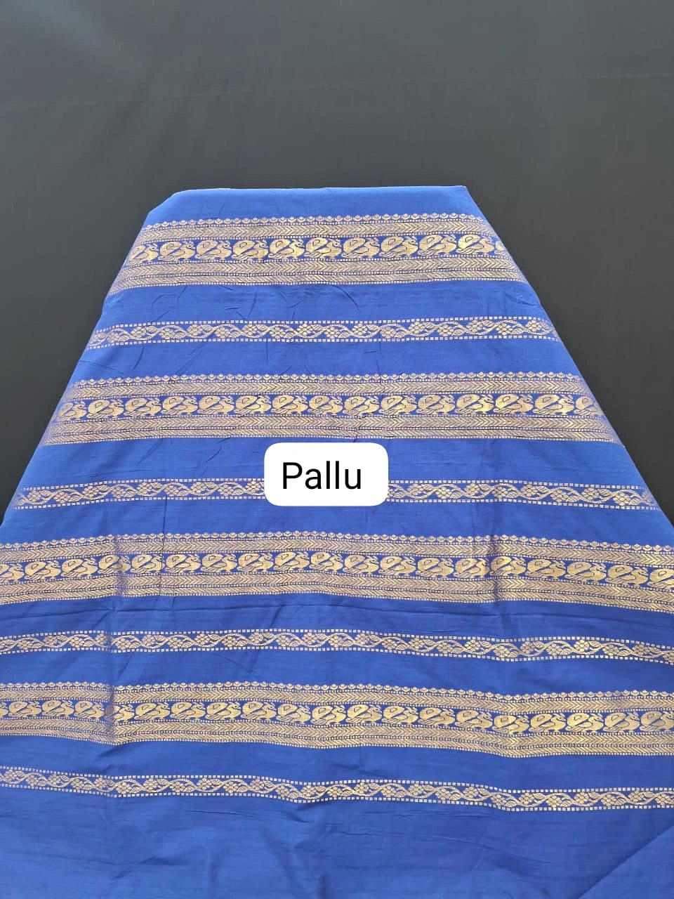 Elegant Parrot Green Kalyani Cotton Saree Pallu