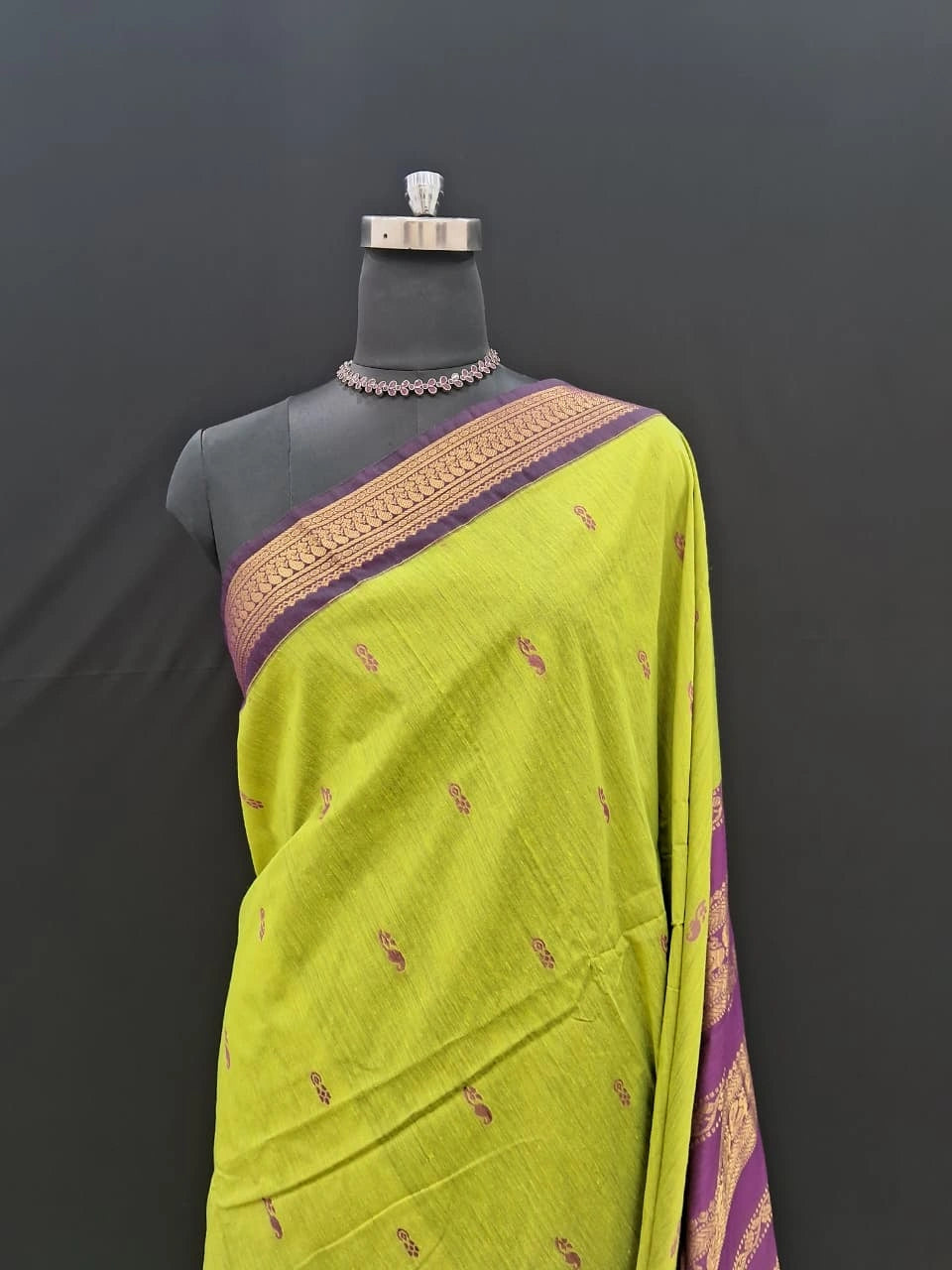 Bright Green Kalyani Cotton Saree 1