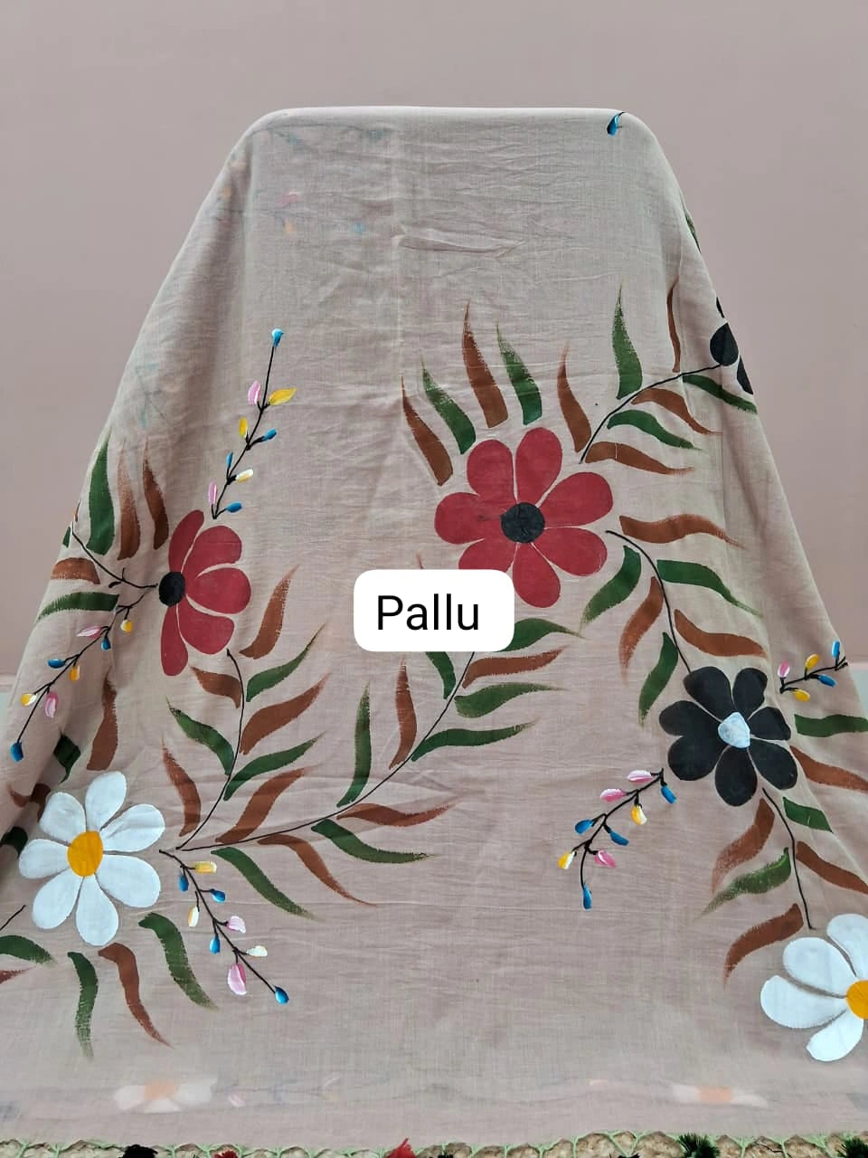Beige Mulmul Cotton Saree pallu