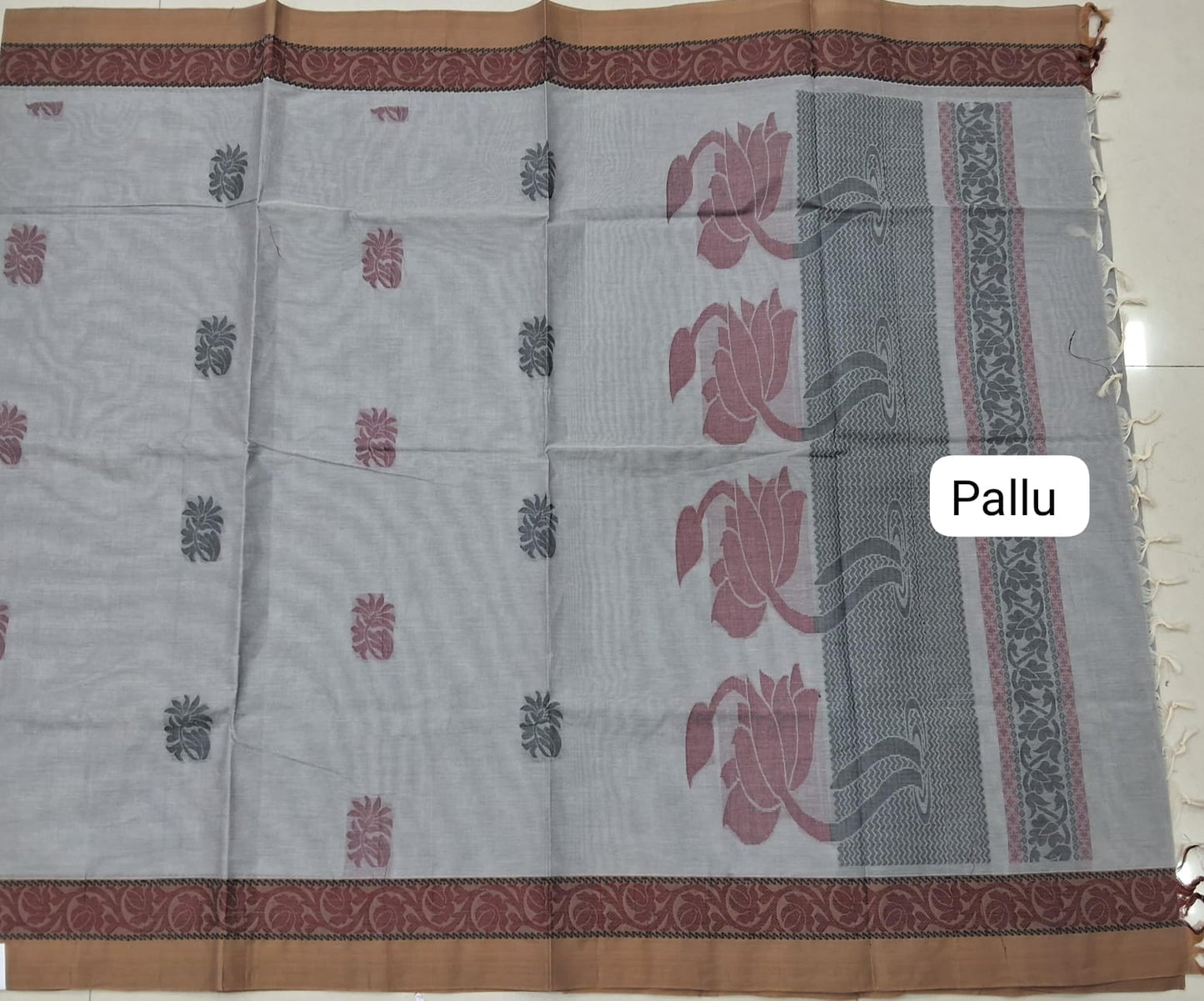 Pale Grey Korvai Kanchi Cotton Saree pallu