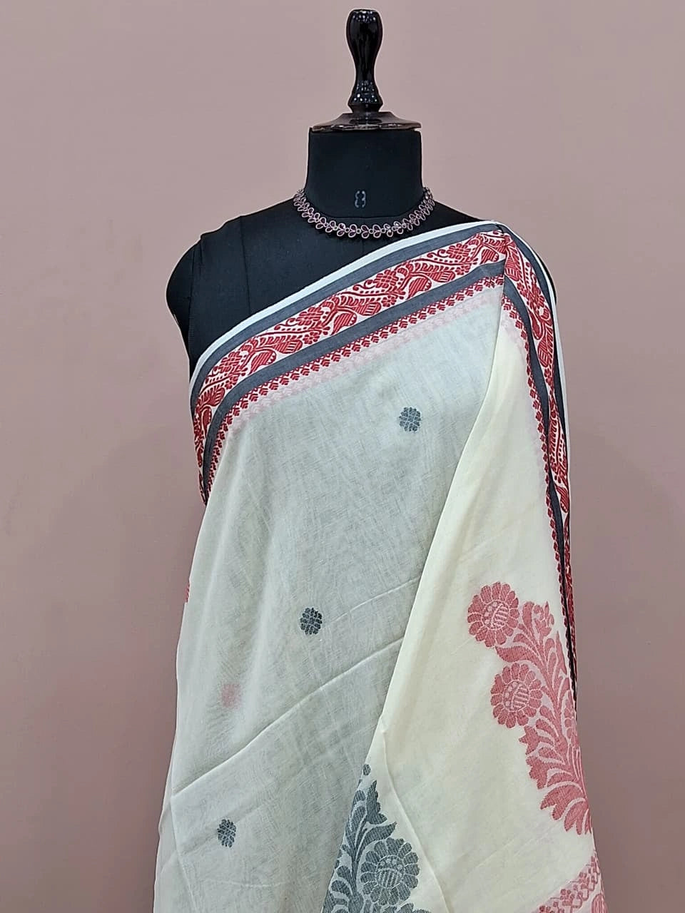Off-White Khadhi Linen Saree 1