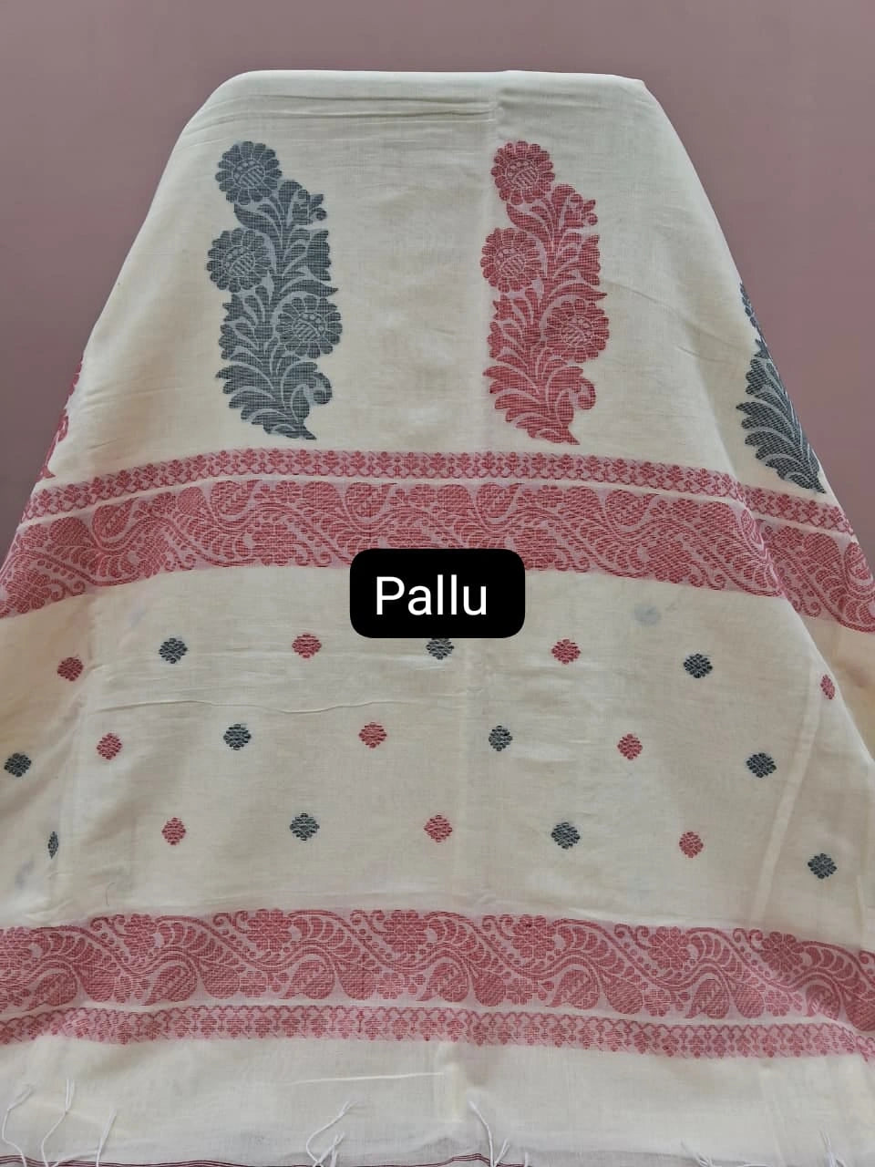 Off-White Khadhi Linen Saree pallu