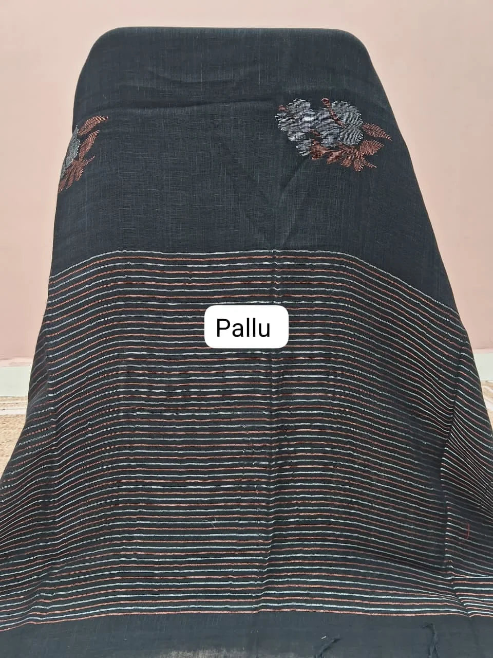 Black Khadhi Linen Saree Pallu
