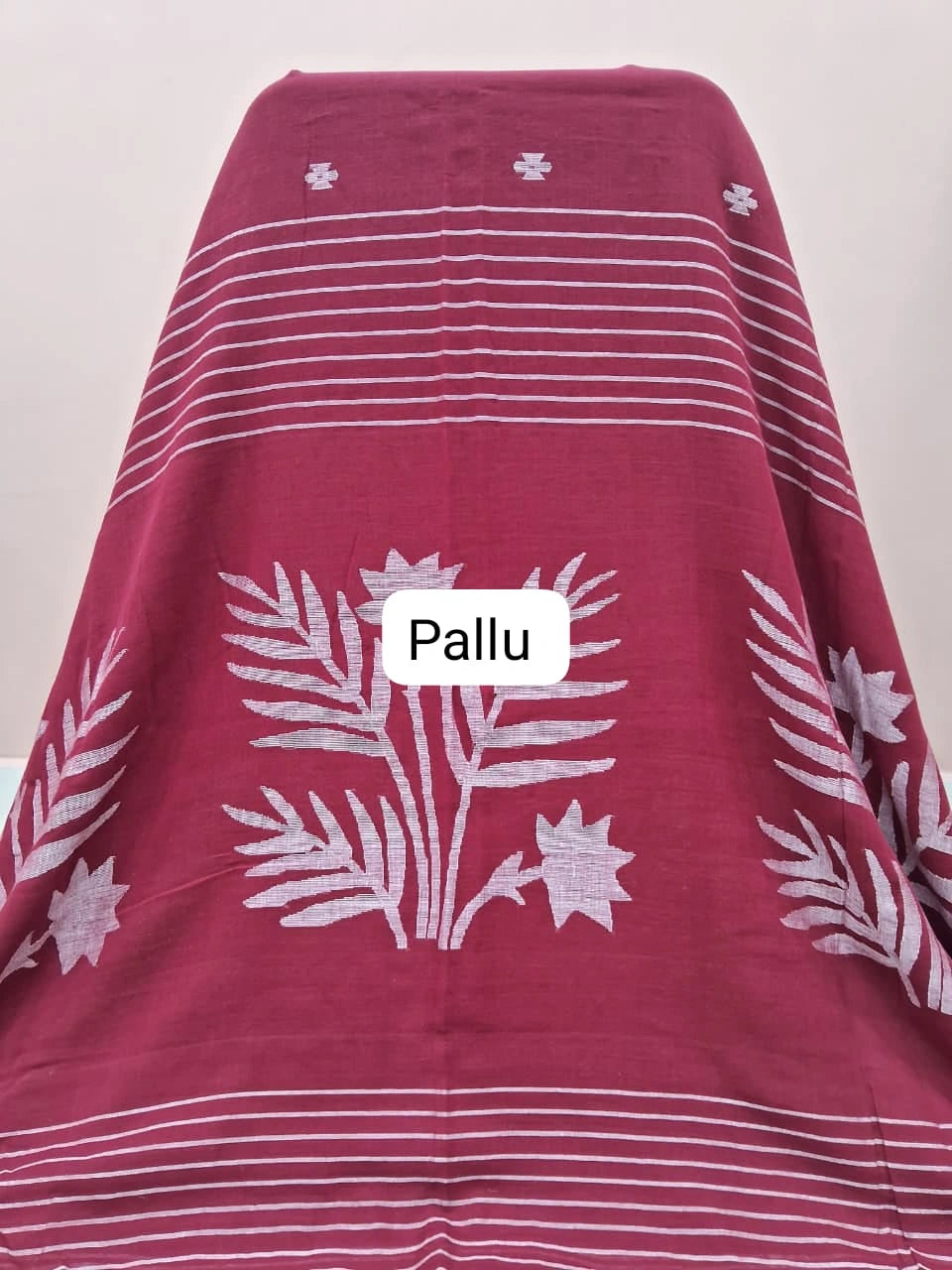 Maroon Khadhi Jamdani Cotton Saree pallu