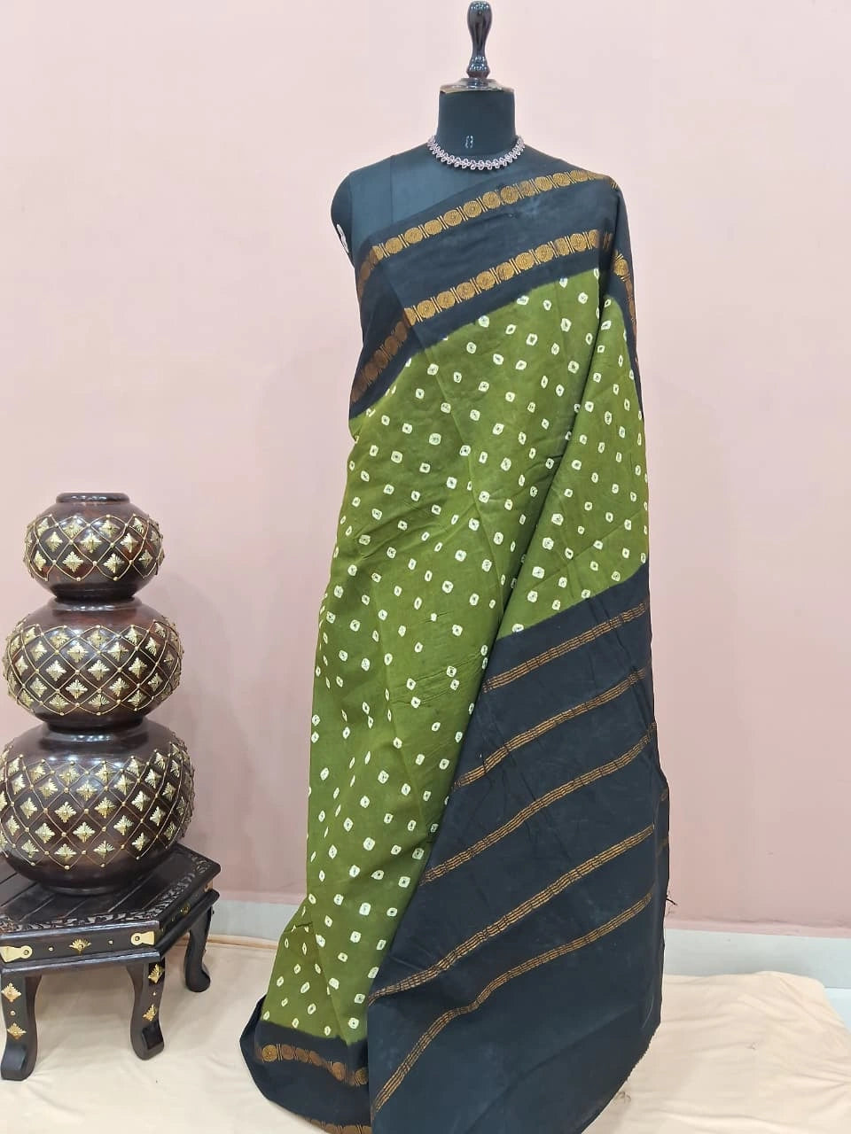 Leaf Green Kaikattu Sungudi Handloom Cotton Saree