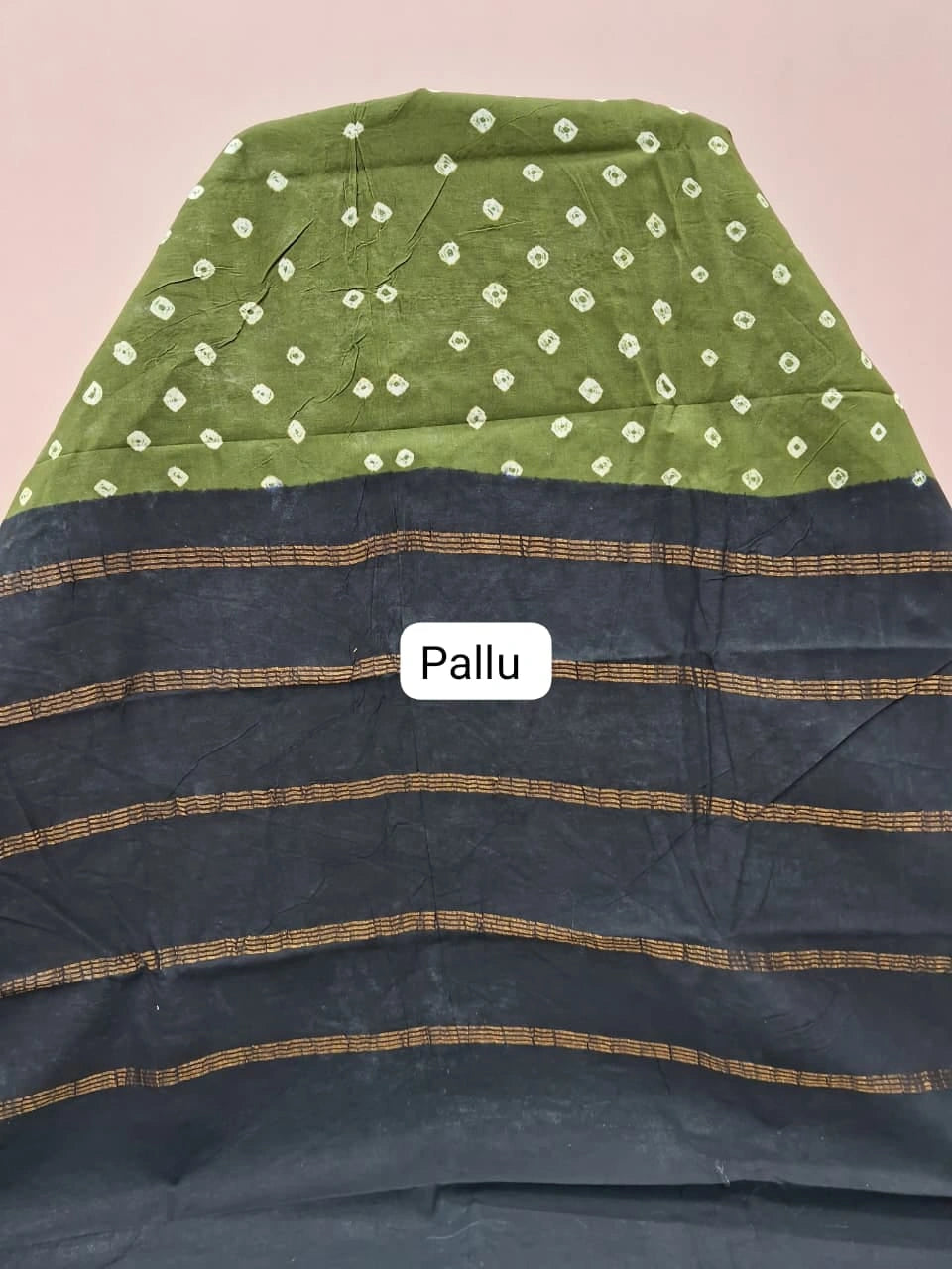 Leaf Green Kaikattu Sungudi Handloom Cotton Saree pallu