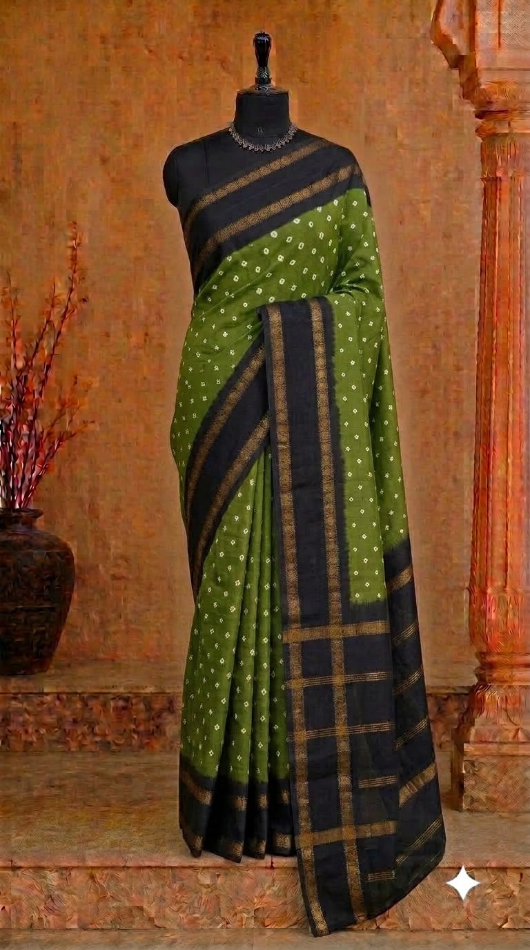 Leaf Green Kaikattu Sungudi Handloom Cotton Saree