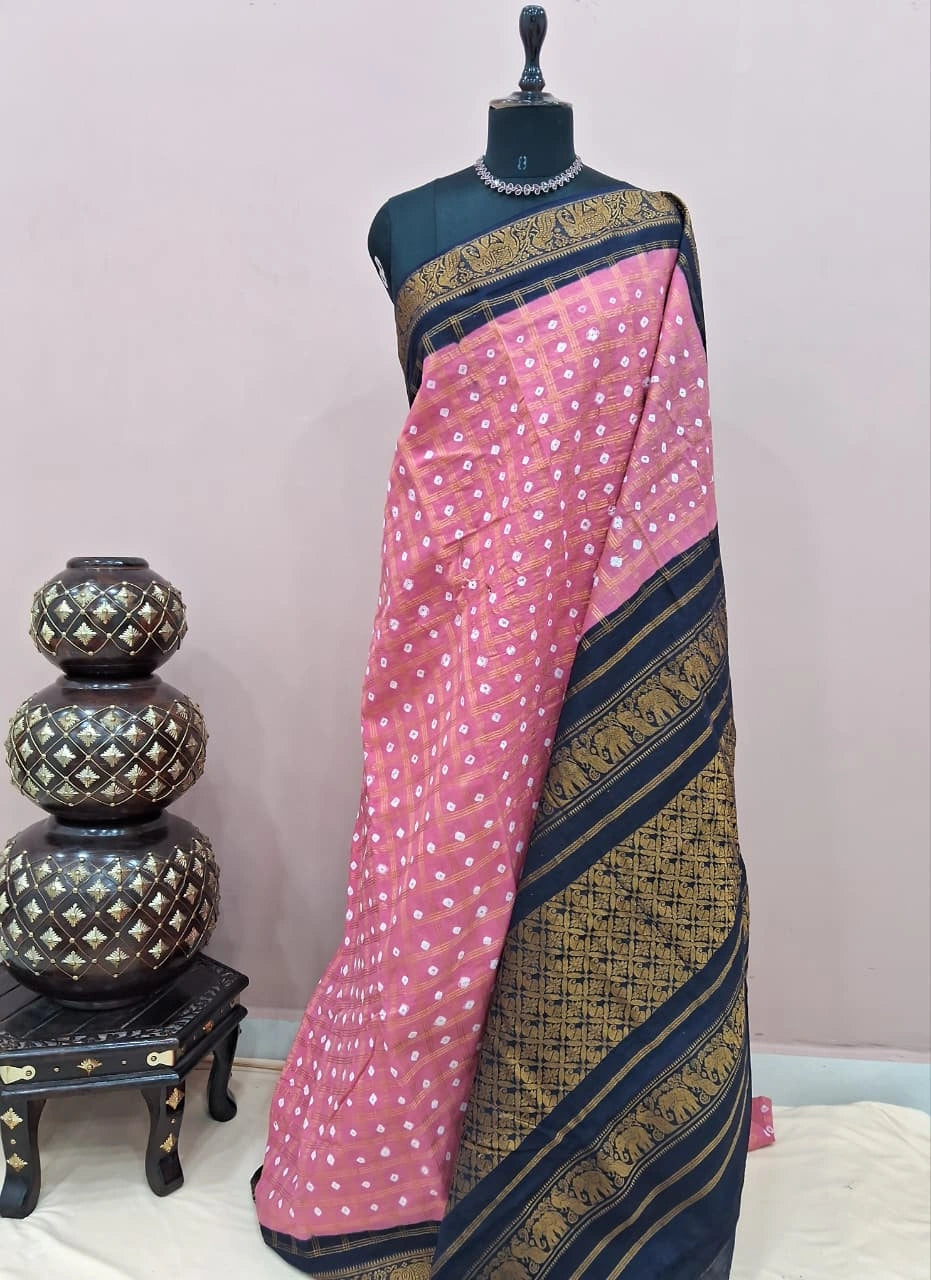 Baby Pink Checked Kaikattu Sungudi Handloom Cotton Saree 