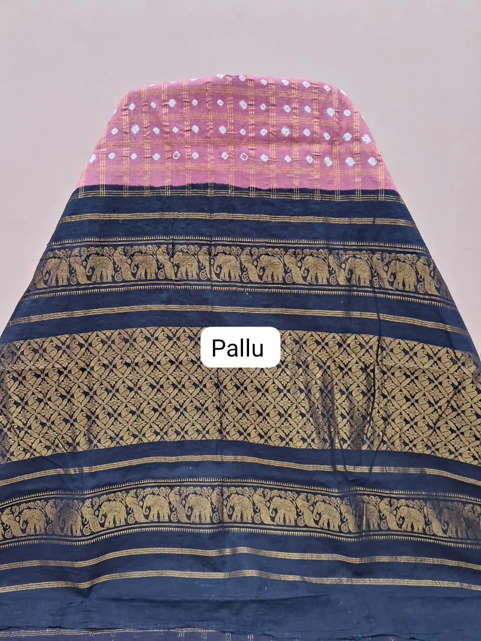 Baby Pink Checked Kaikattu Sungudi Handloom Cotton Saree pallu