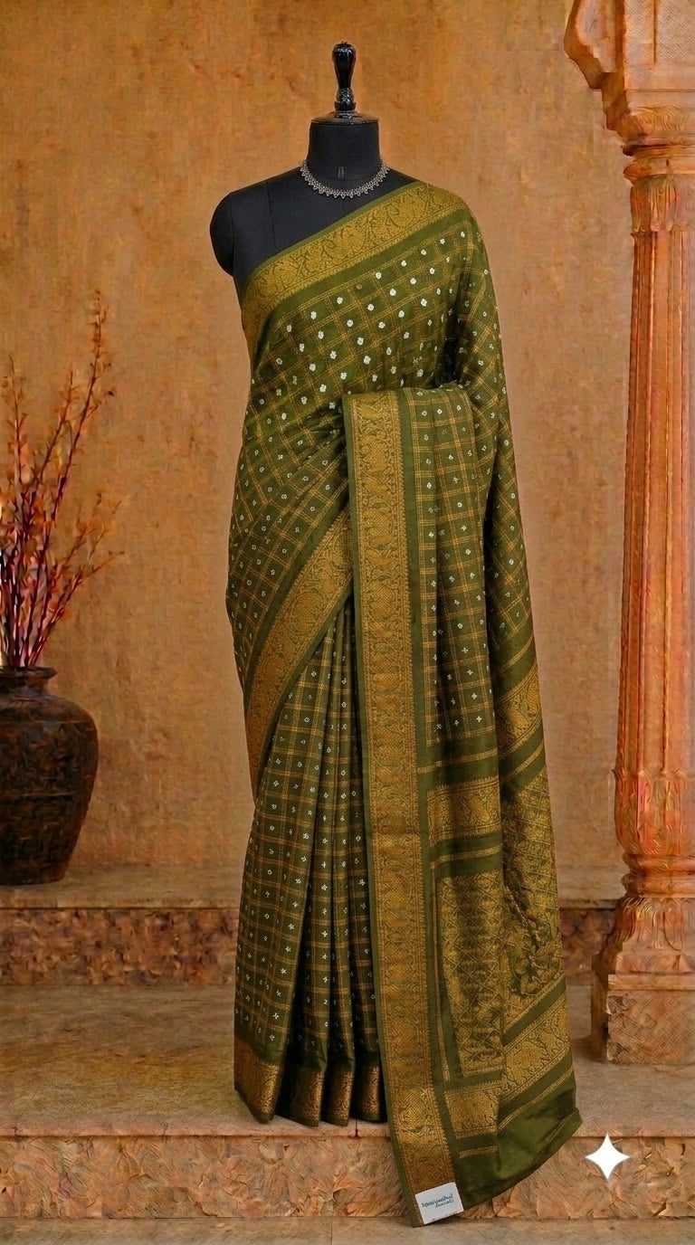 Leaf Green Kaikattu Sungudi Handloom Cotton Saree