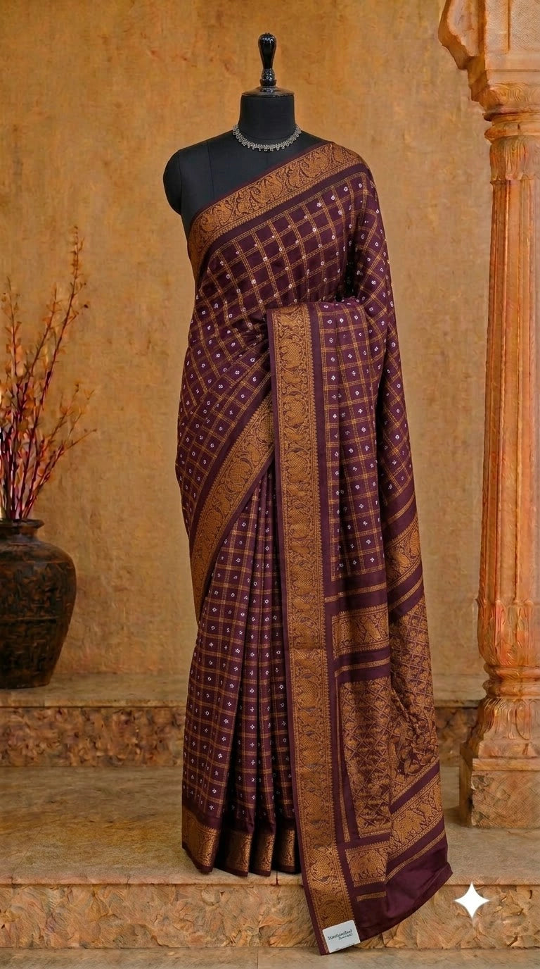 Dark Walnut Brown Kaikattu Sungudi Handloom Cotton Saree 