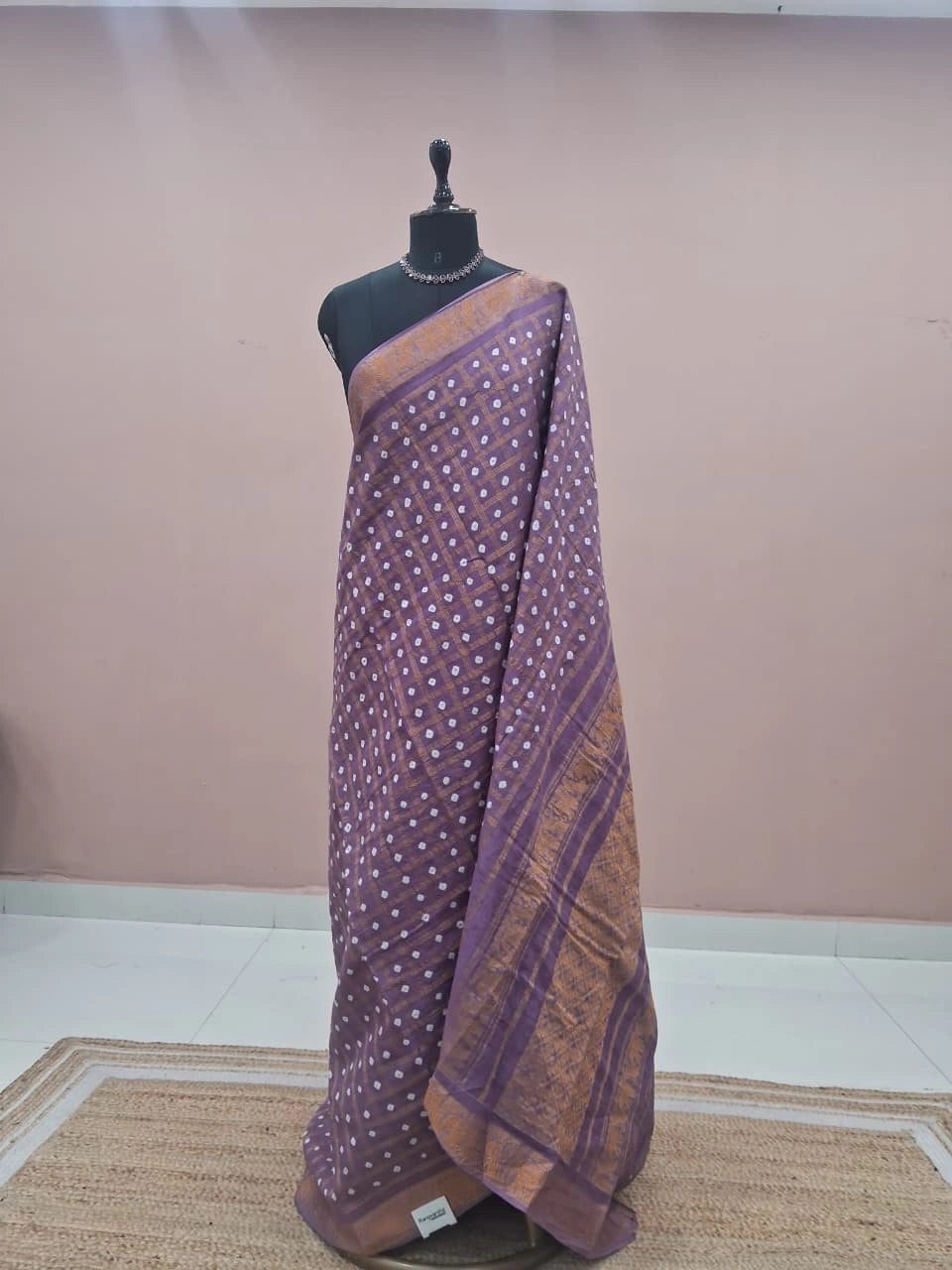 Lavender Kaikattu Sungudi Handloom Cotton Saree
