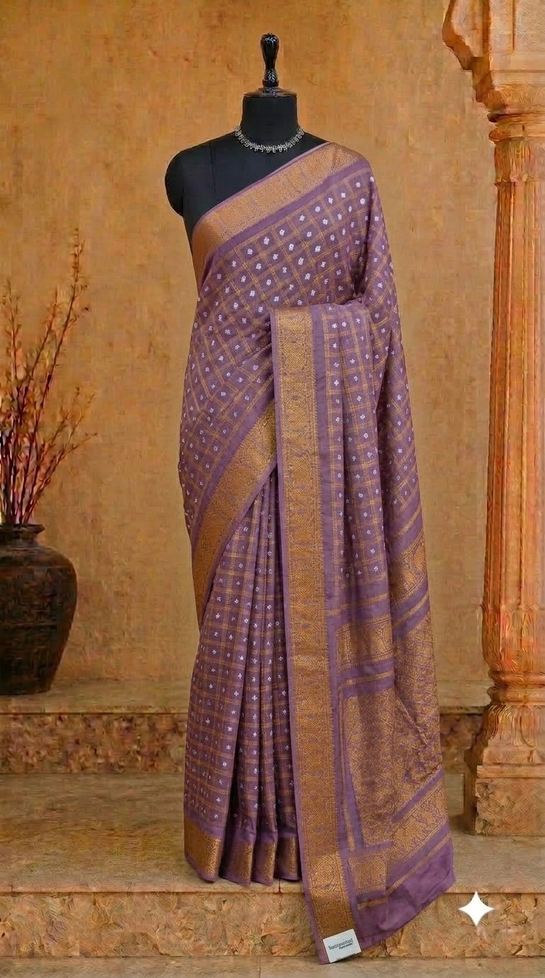 Lavender Kaikattu Sungudi Handloom Cotton Saree