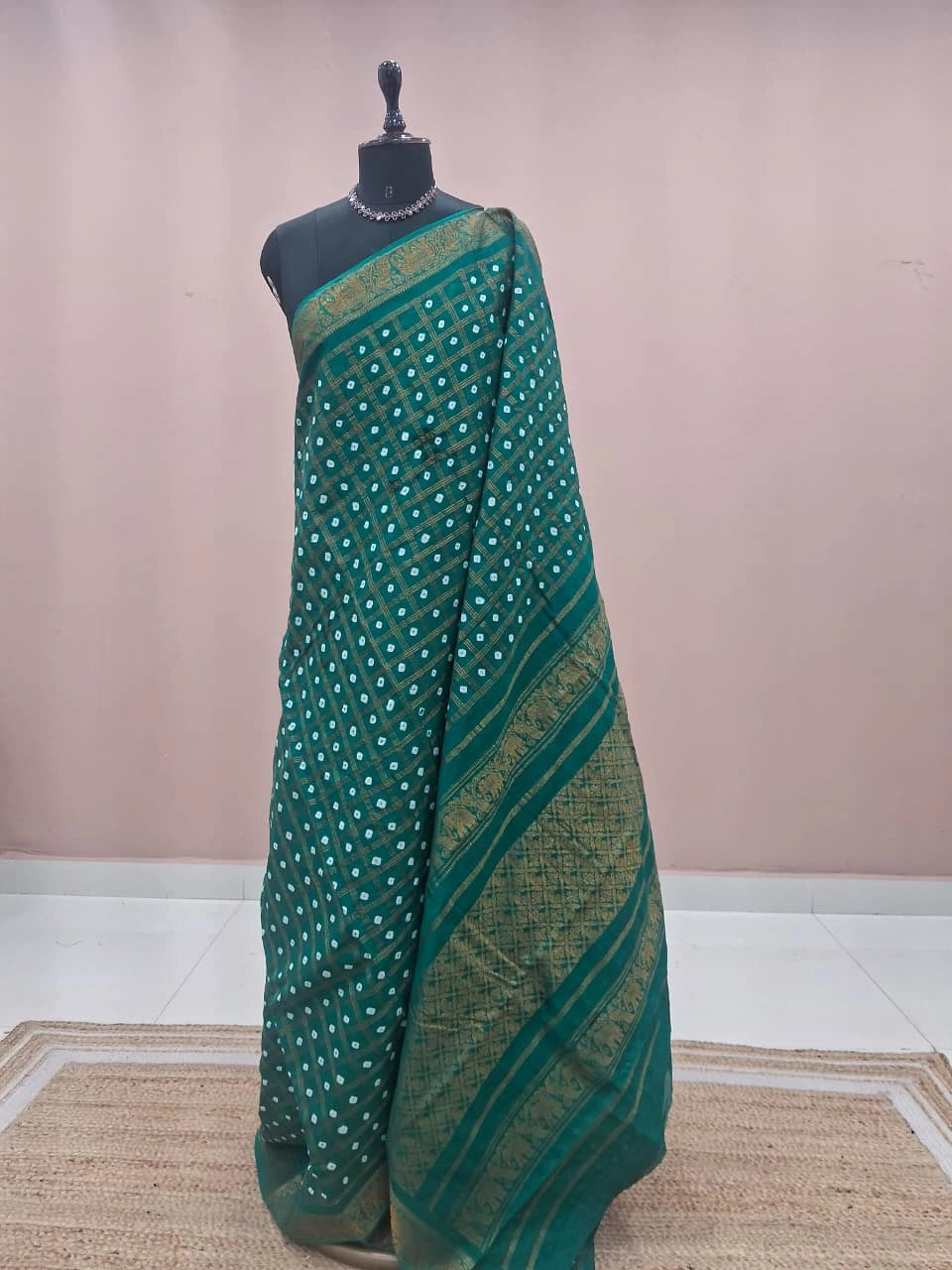 Marine Blue Kaikattu Sungudi Handloom Cotton Saree