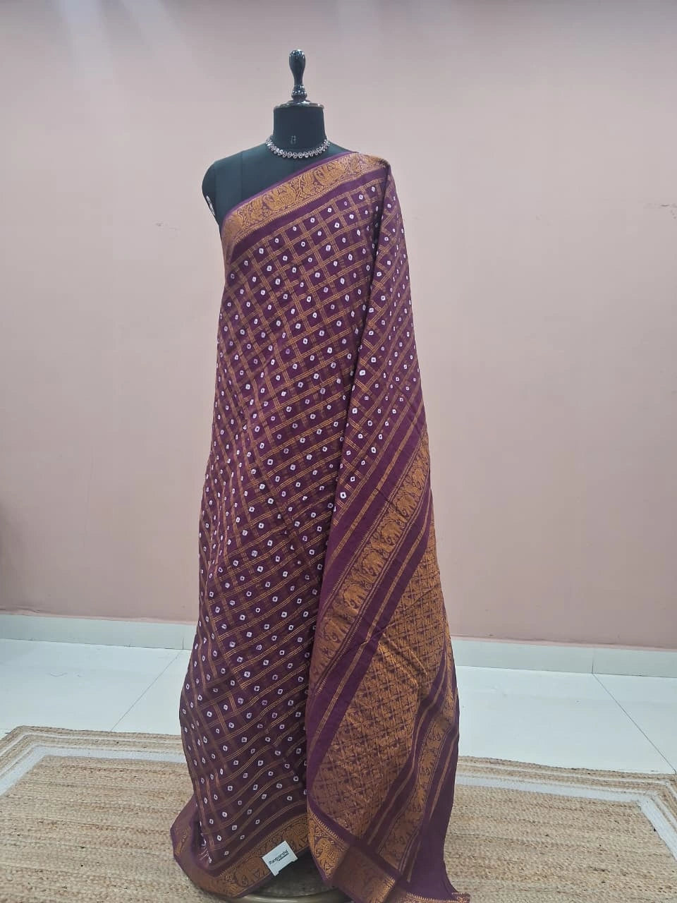 Dark Wine Kaikattu Sungudi Handloom Cotton Saree
