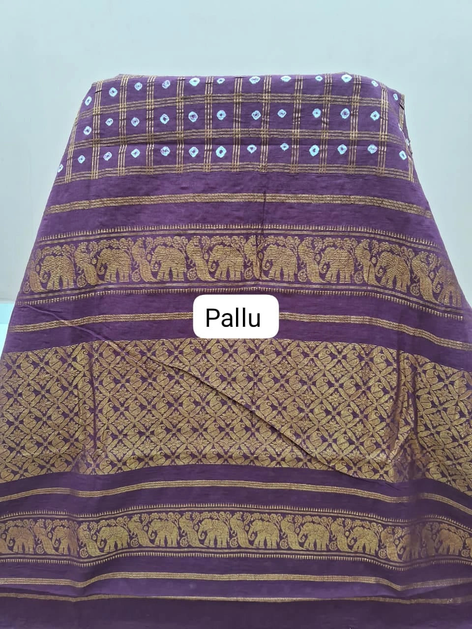 Dark Wine Kaikattu Sungudi Handloom Cotton Saree pallu