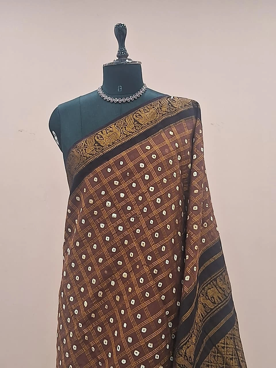 Walnut Brown Kaikattu Sungudi Handloom Cotton Saree 1