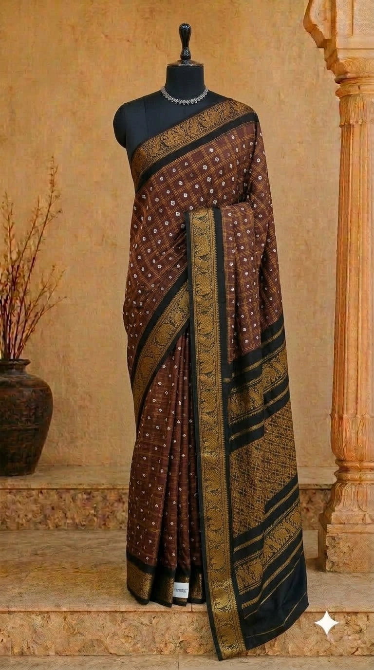 Walnut Brown Kaikattu Sungudi Handloom Cotton Saree