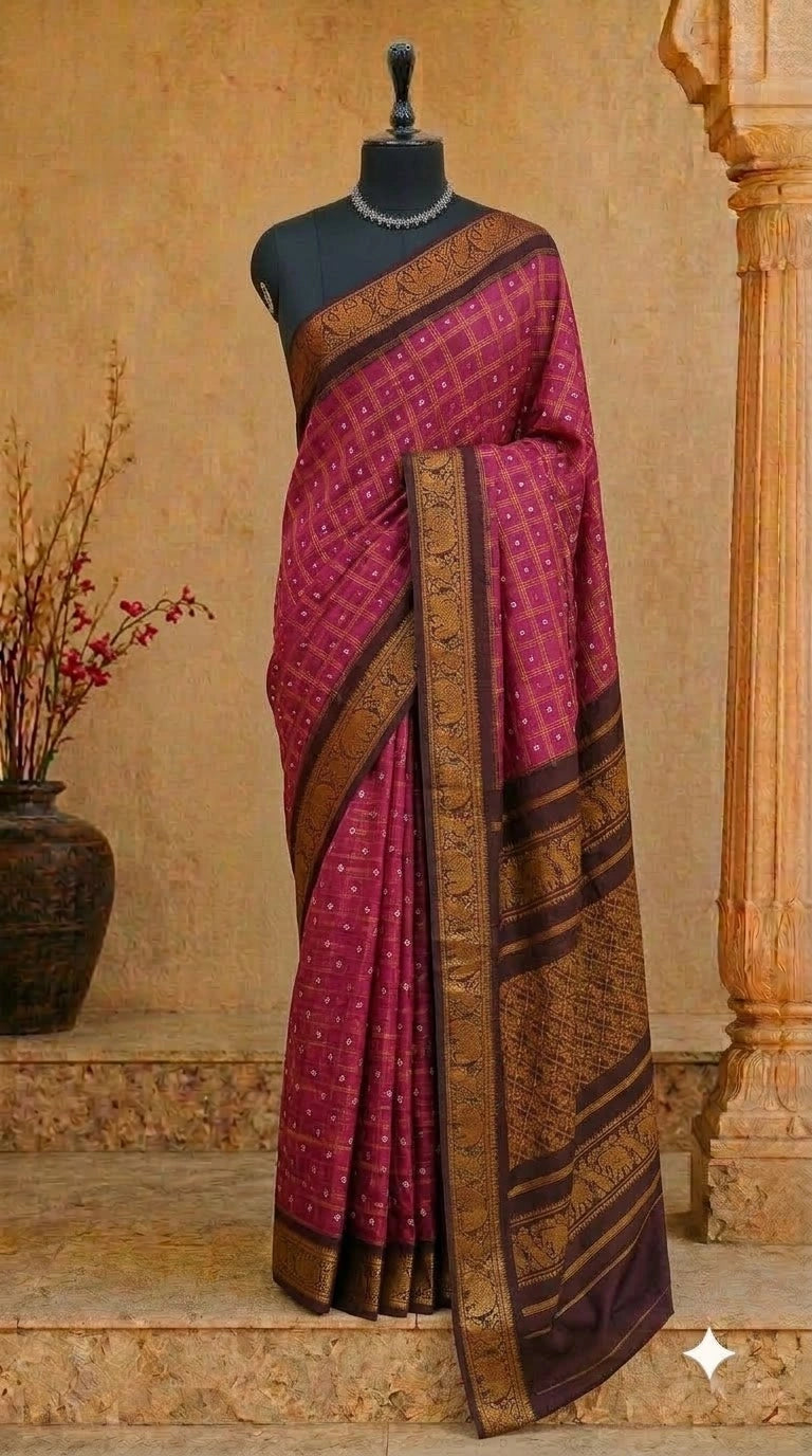 Reddish Pink Kaikattu Sungudi Handloom Cotton Saree