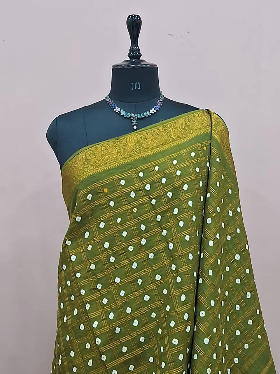 Green Kaikattu Sungudi Handloom Cotton Saree 1