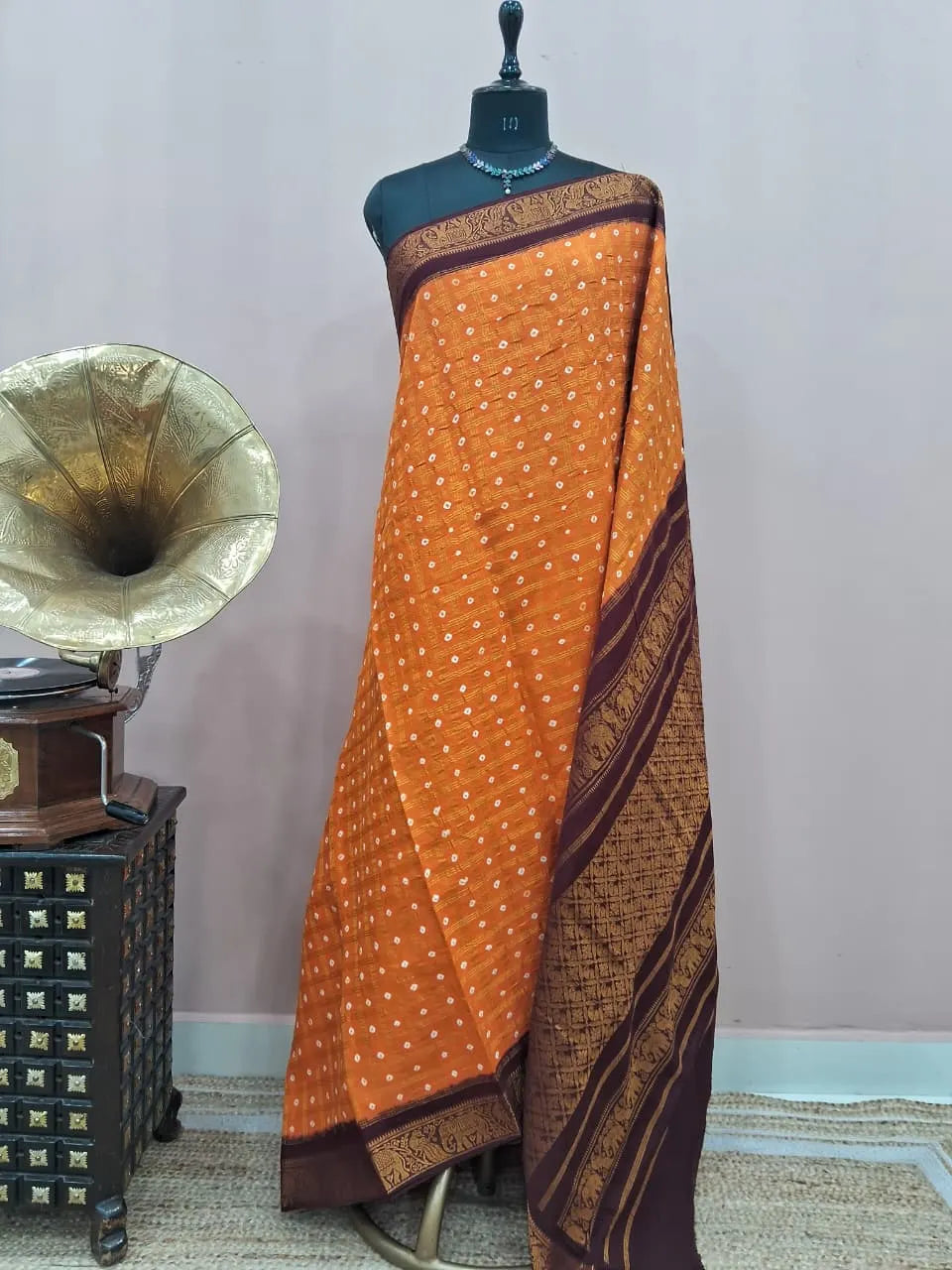 Orange Kaikattu Sungudi Handloom Cotton Saree 