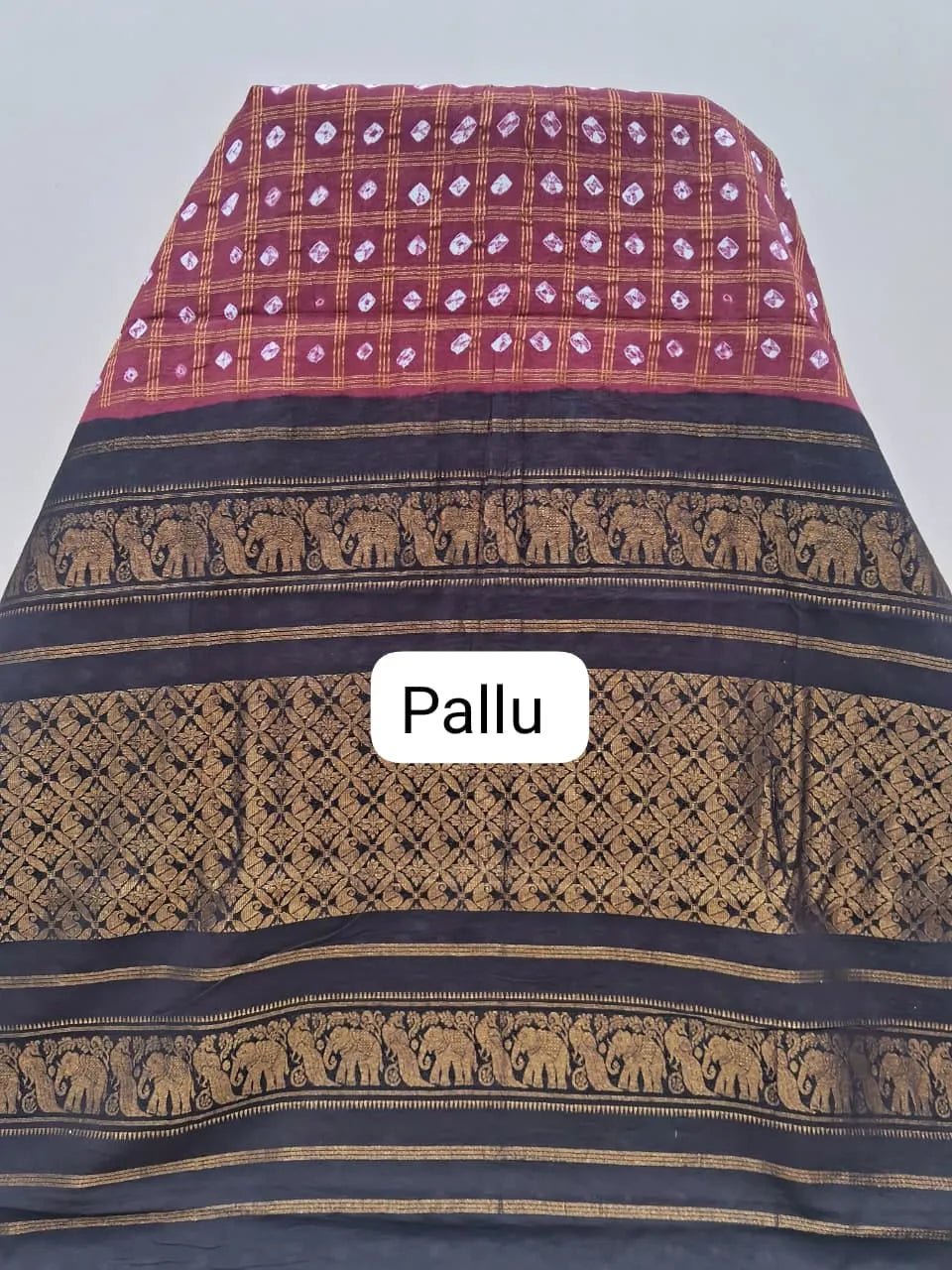 Brick Red Kaikattu Sungudi Handloom Cotton Saree pallu