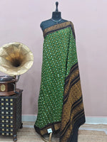 Hunter Green Kaikattu Sungudi Handloom Cotton Saree