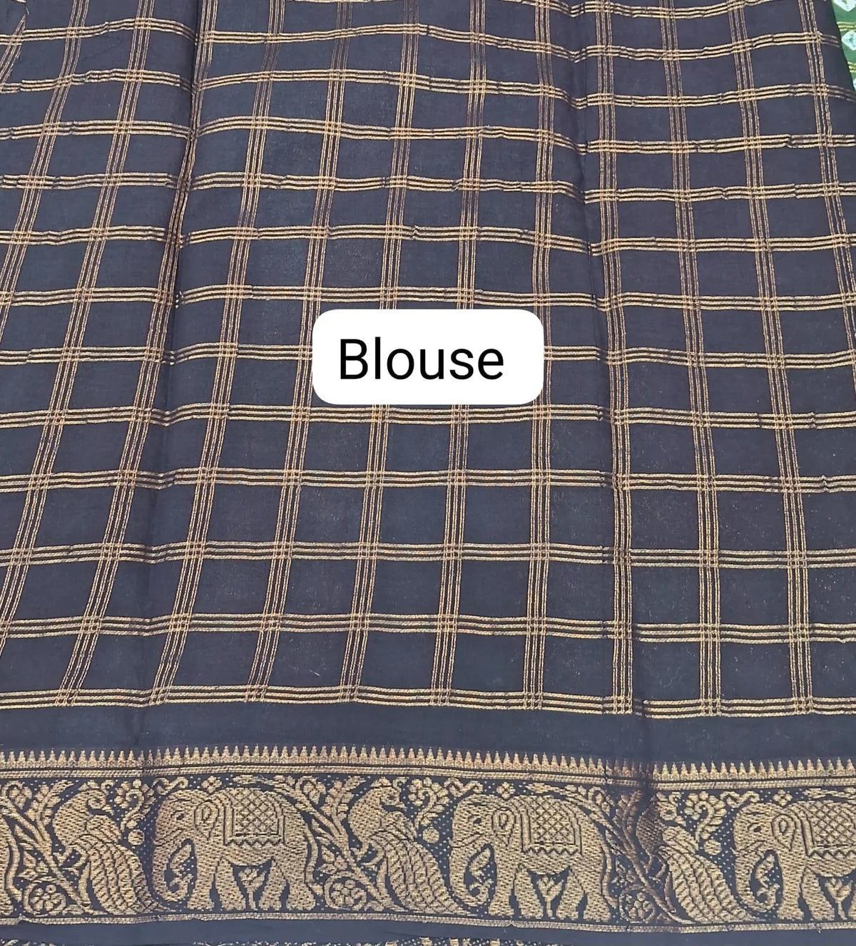 Hunter Green Kaikattu Sungudi Handloom Cotton Saree Blouse
