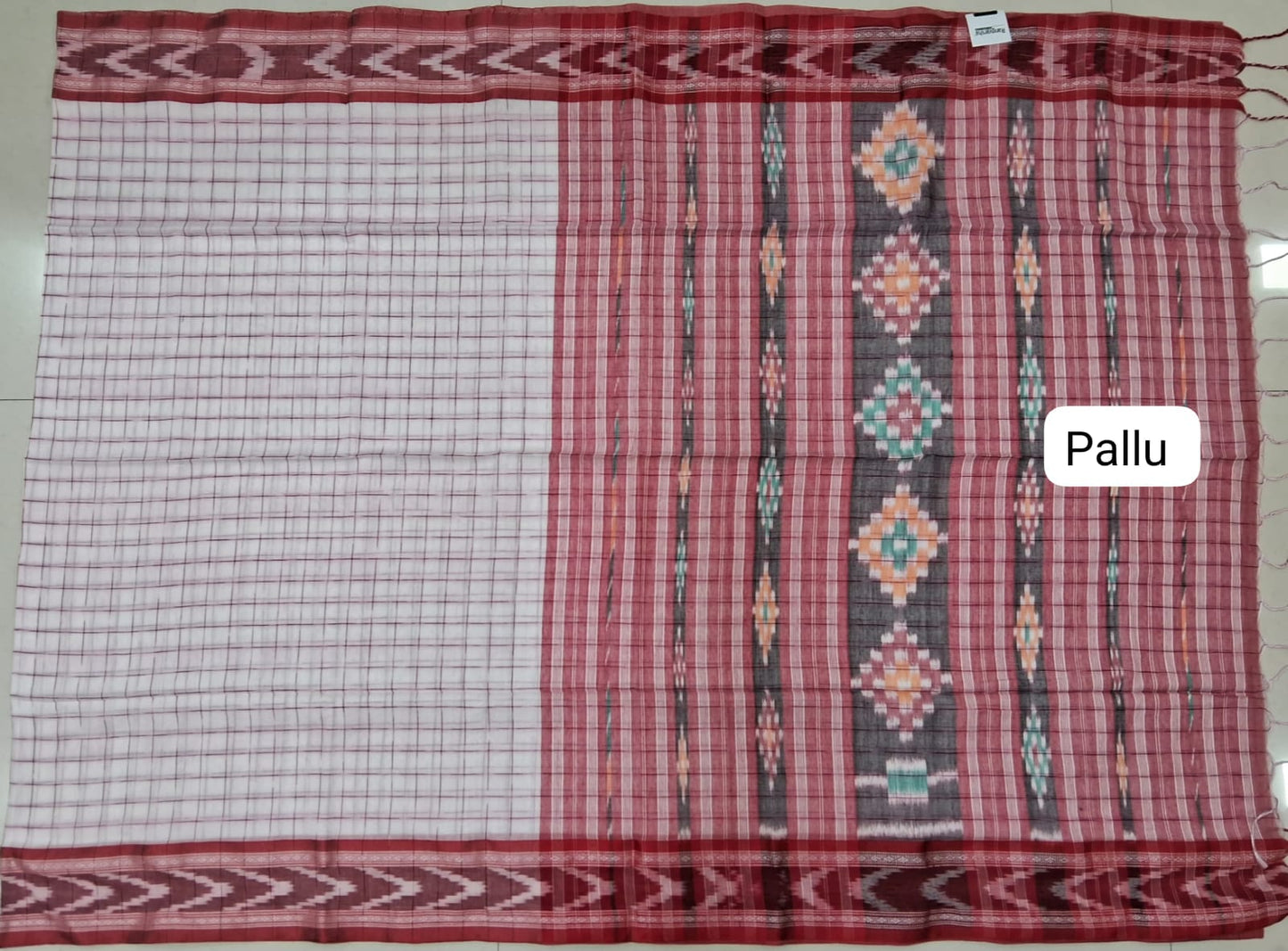 White Khadhi Cotton Saree pallu