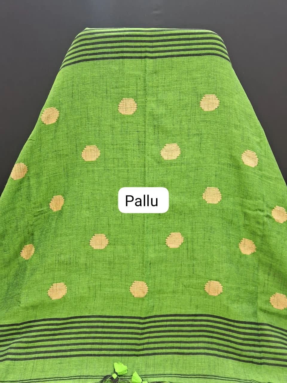 Graceful Black Traditional Khadhi Cotton Saree pallu