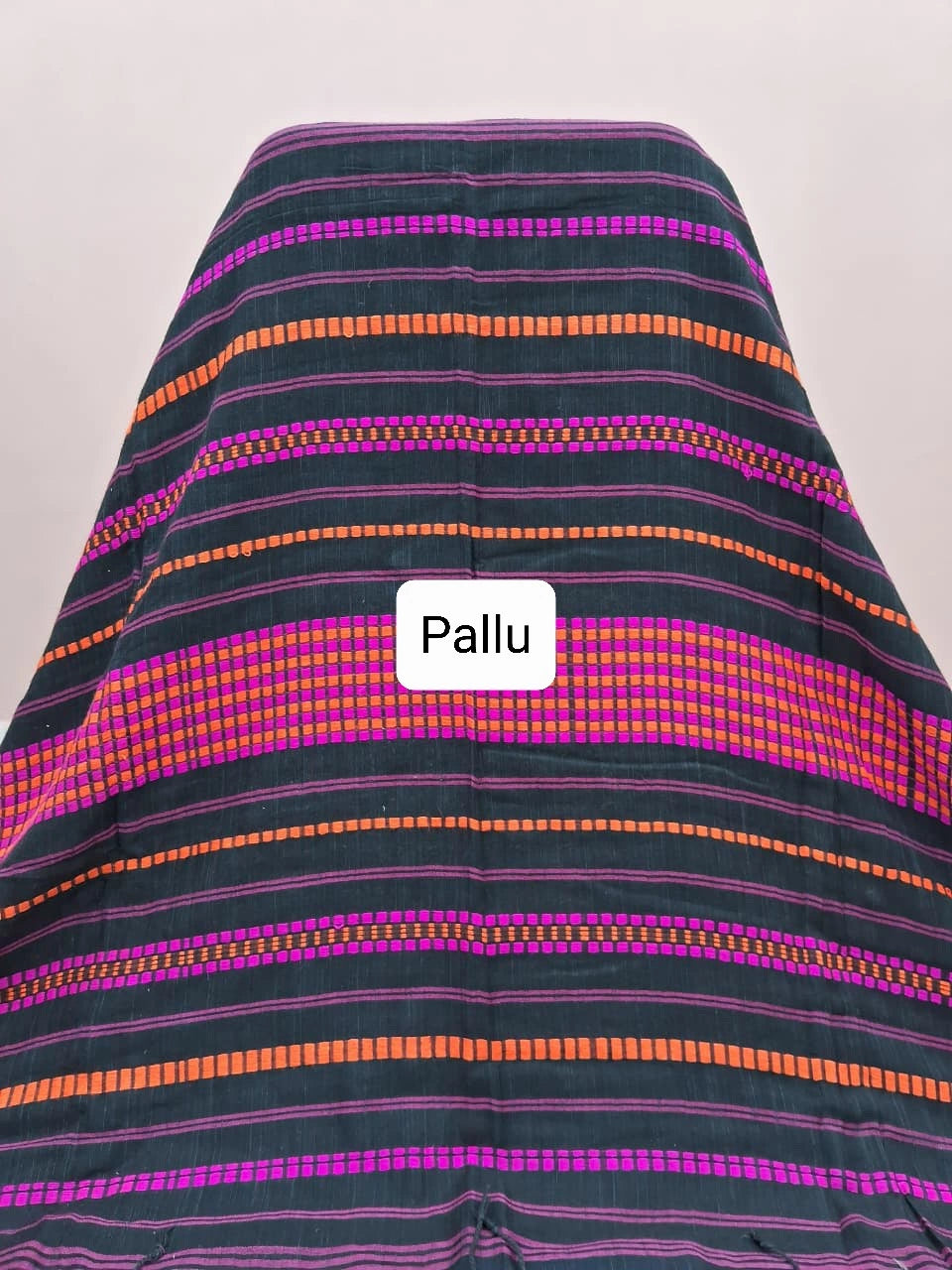 Black Khadhi Cotton Saree Pallu