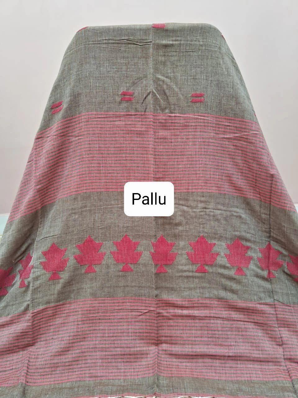 Grey Khadhi Cotton Saree Pallu