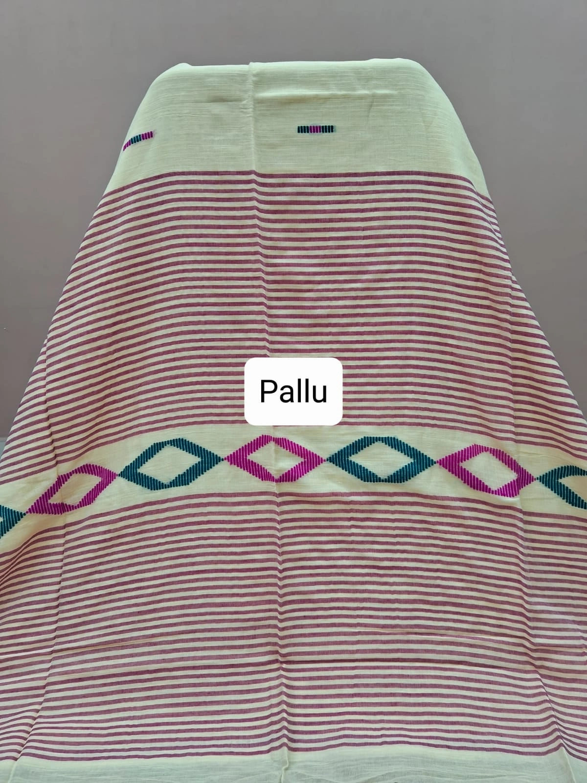 Cream Khadhi Cotton Saree Pallu