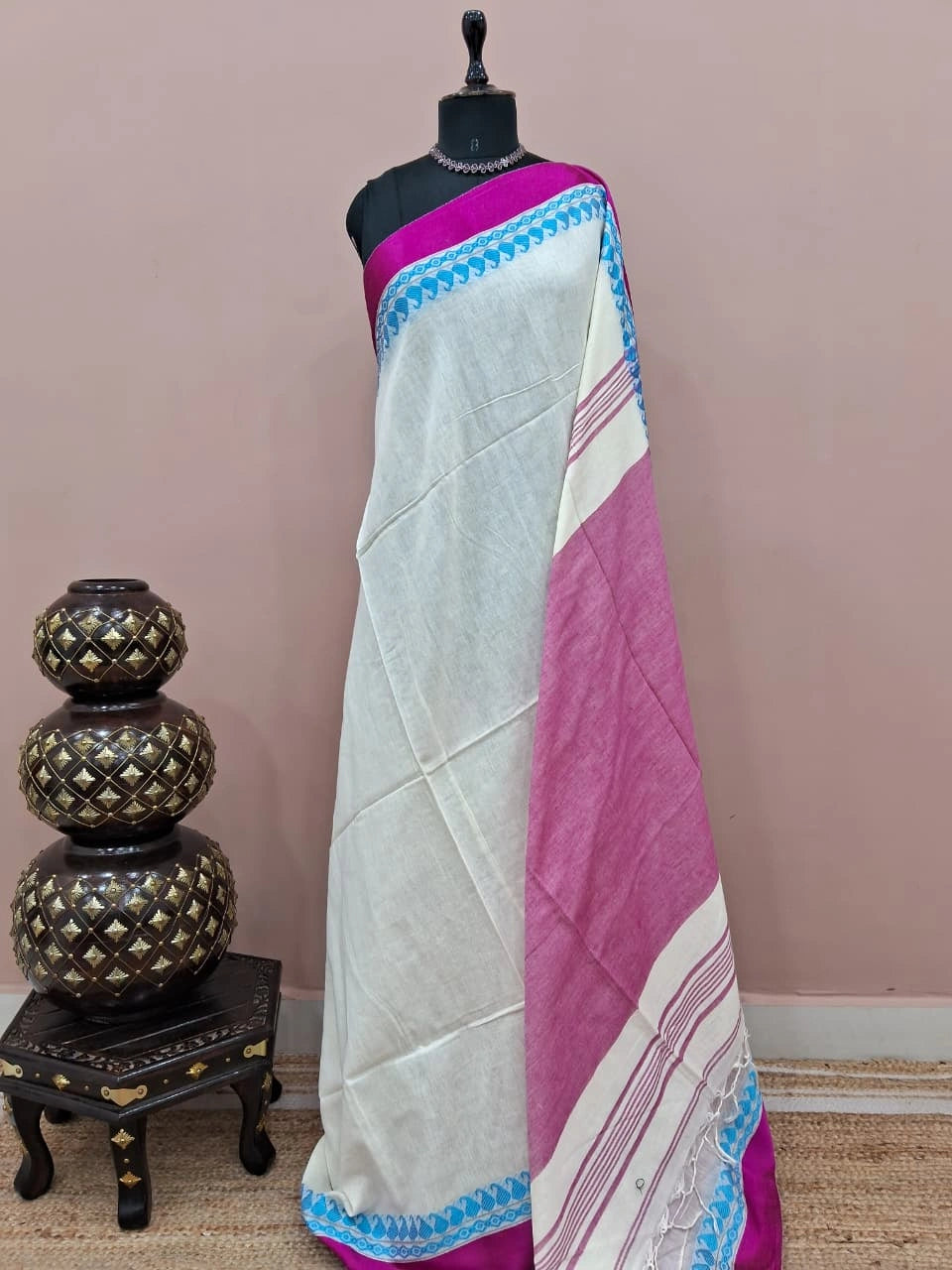 white plain khadhi cotton saree 
