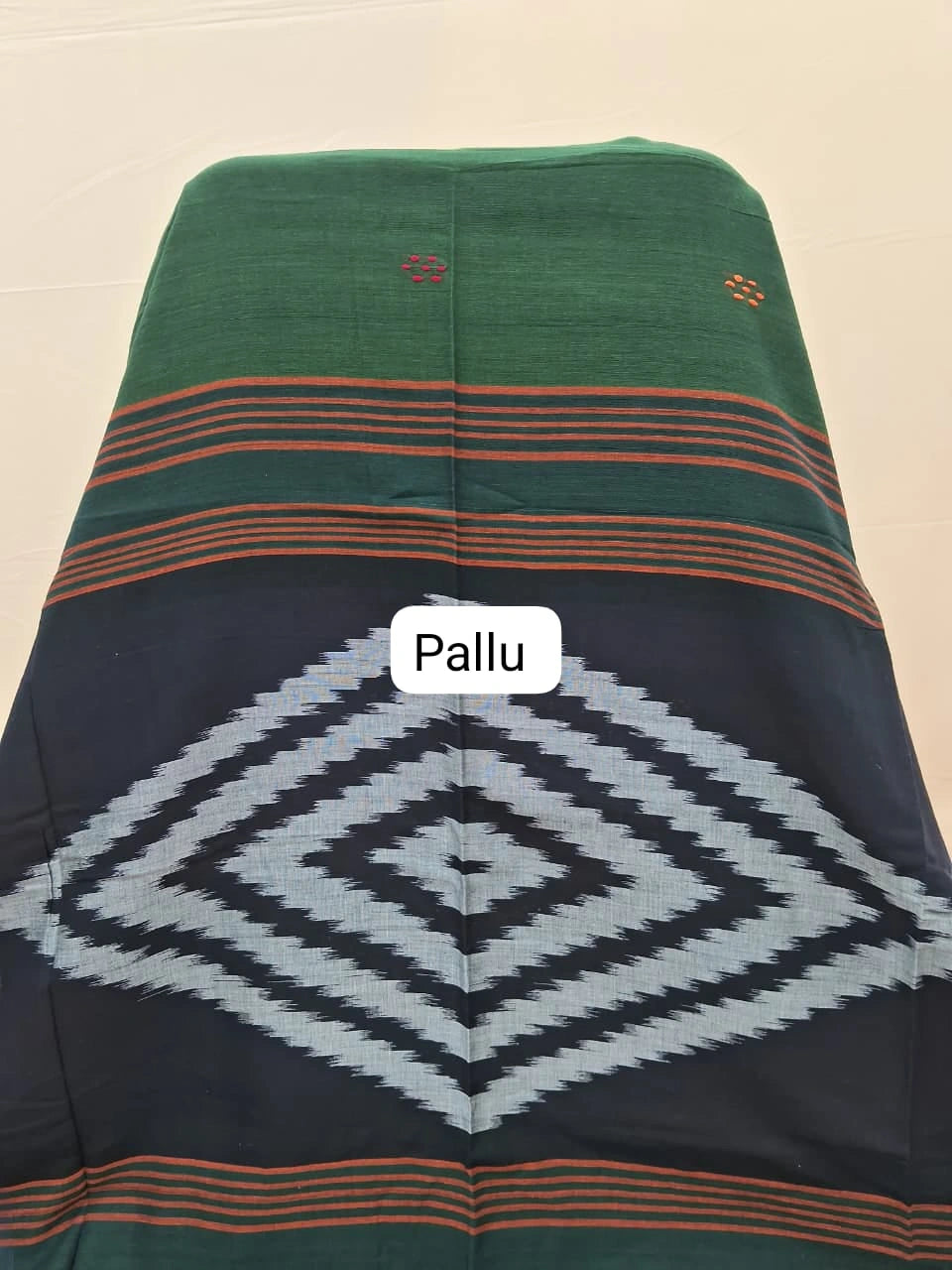 Elegant Green Khadi Cotton Saree Pallu
