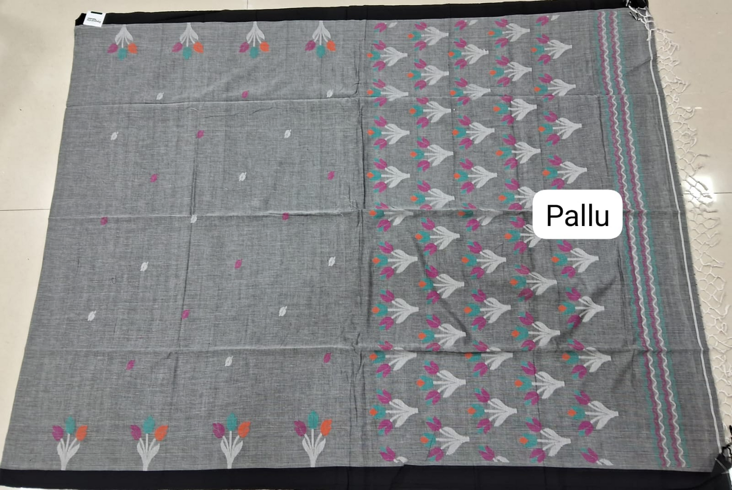 Pale grey Khadhi Cotton Saree pallu