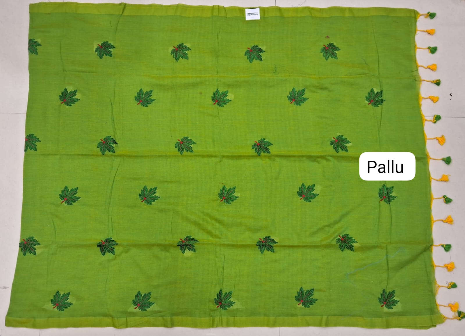 Parrot Green Khadhi Cotton Saree pallu