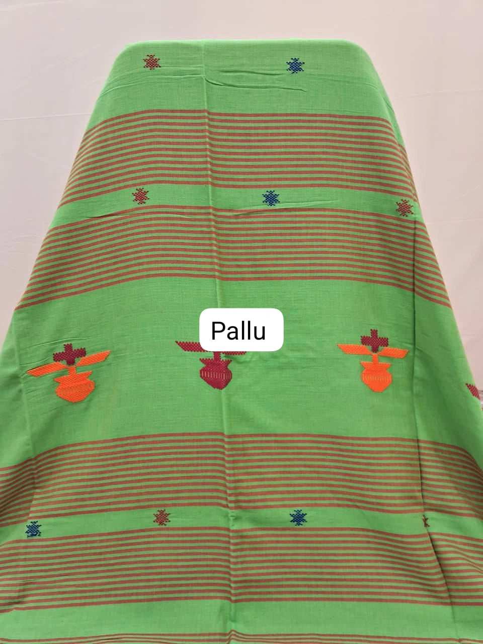 Parrot Green Khadhi Cotton Saree Pallu