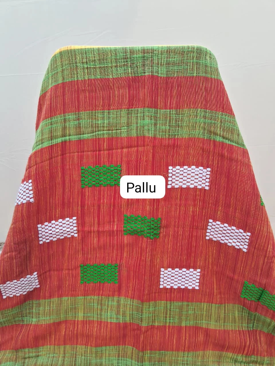 Yellow and maroon shaded Khadhi Cotton Saree Pallu