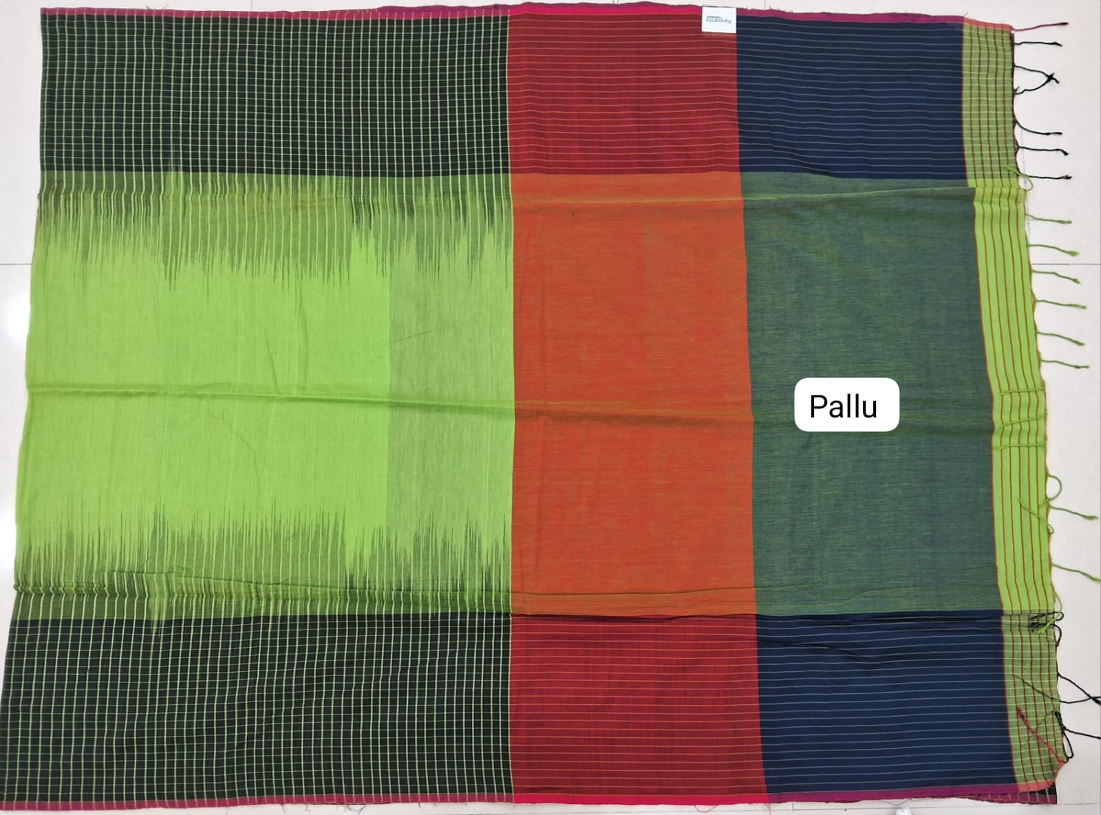Bright Green Khadhi Cotton Saree pallu