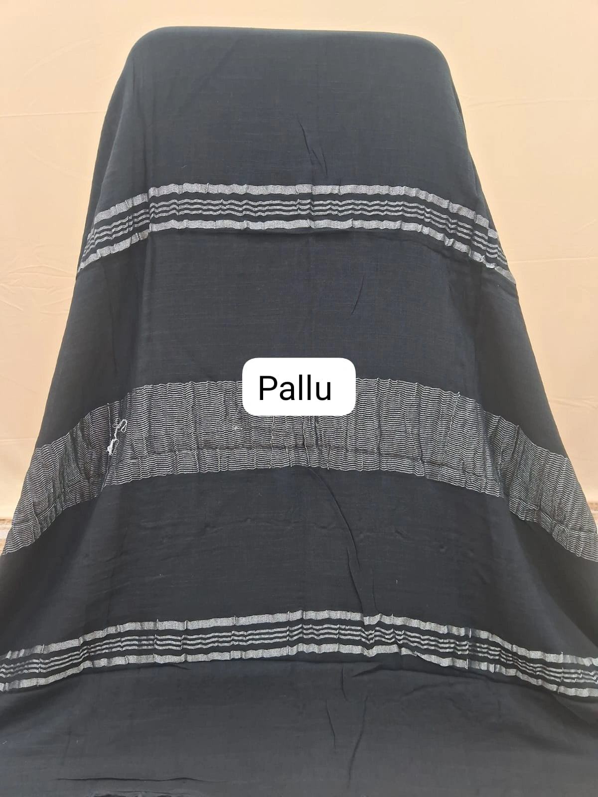 Elegant Black Plain Linen Cotton Saree Pallu