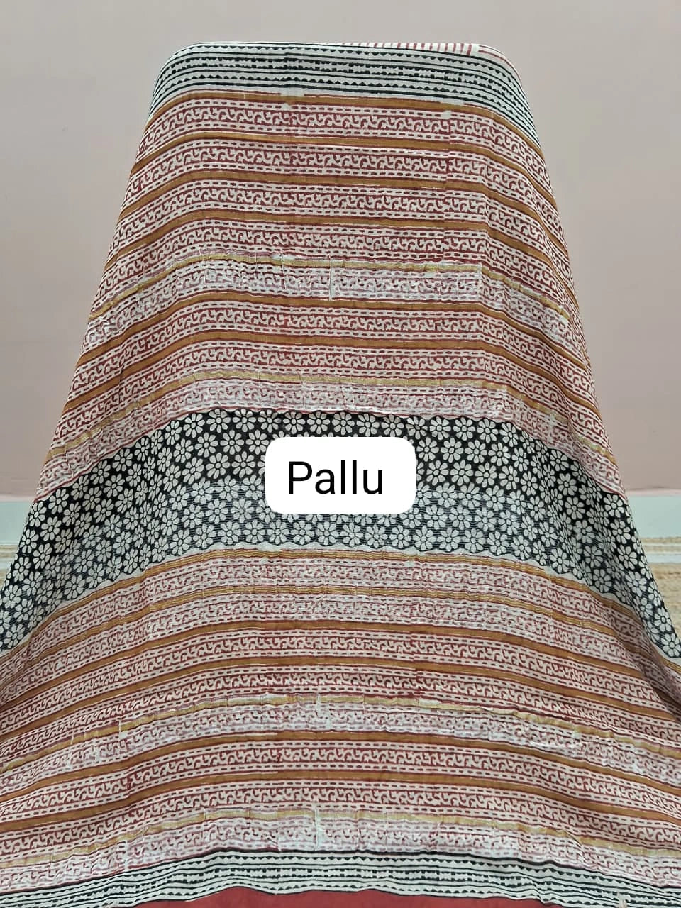 Off-White Linen Cotton Saree pallu