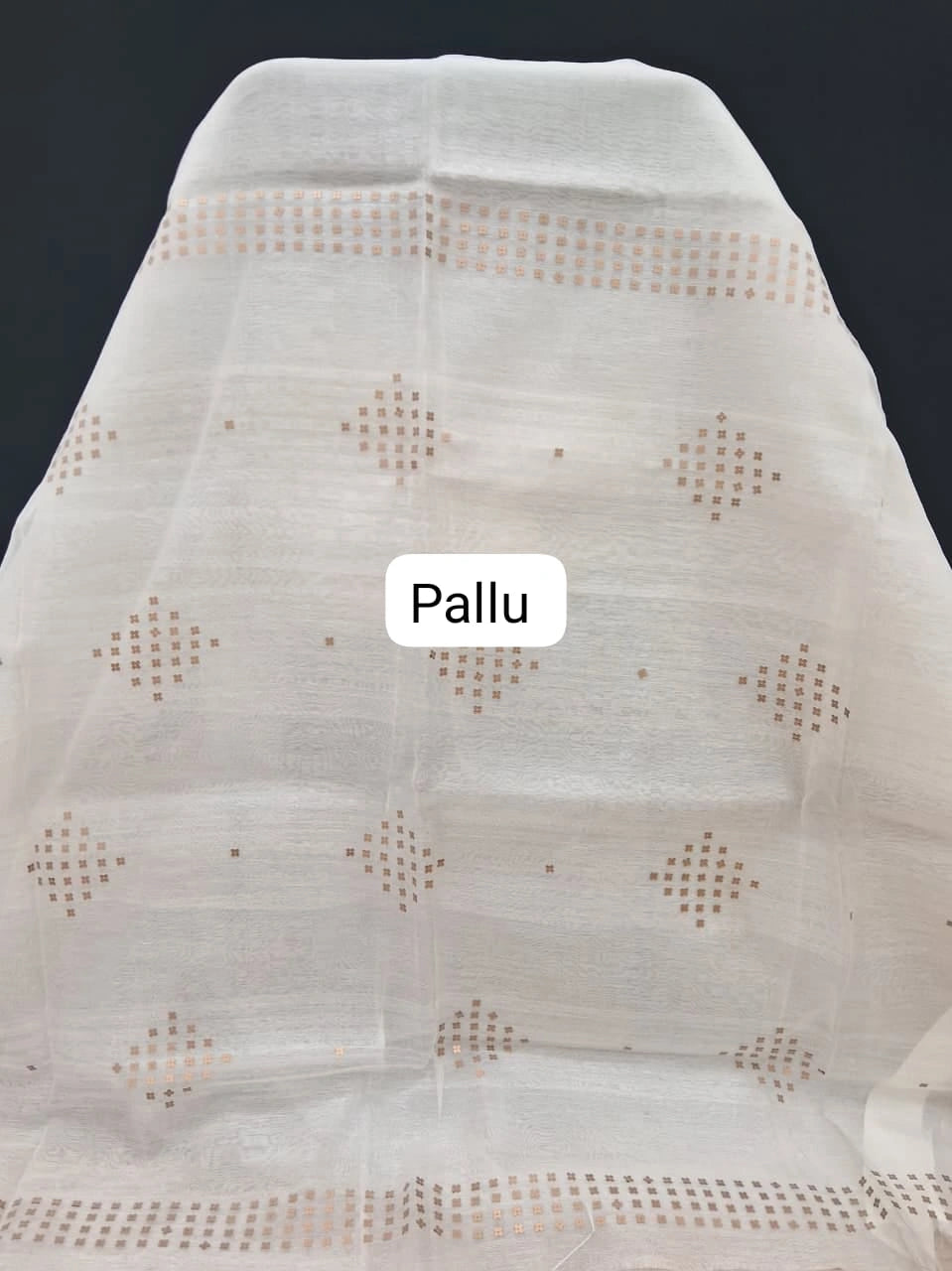 Pure White Muslin Silk Saree pallu
