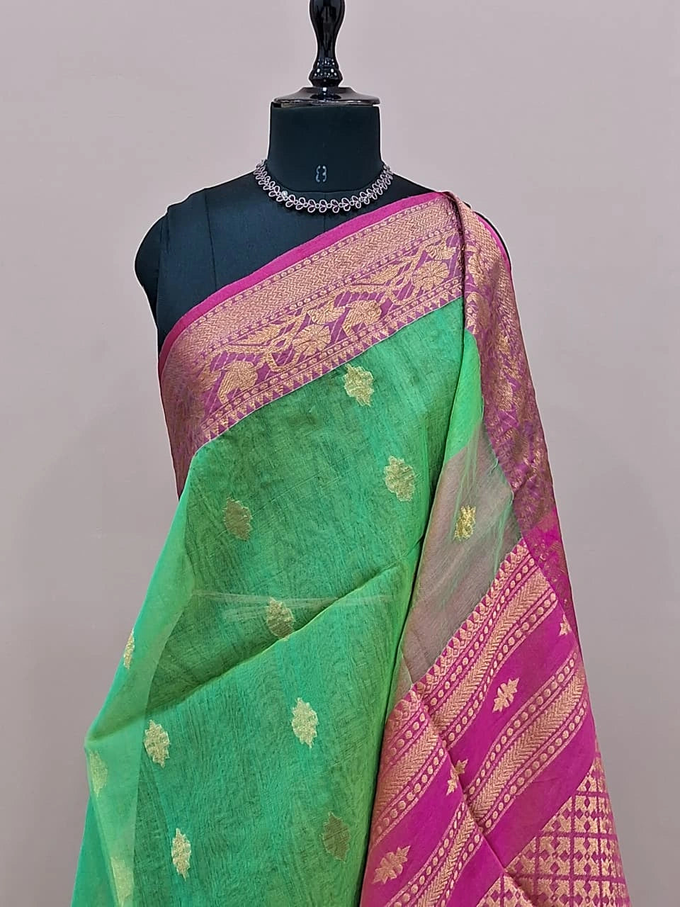 Green muslin saree 1
