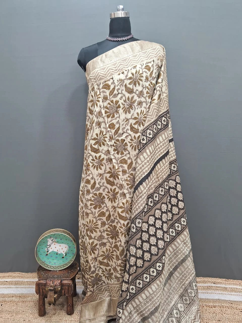 Beige Maheshwari Cotton Saree
